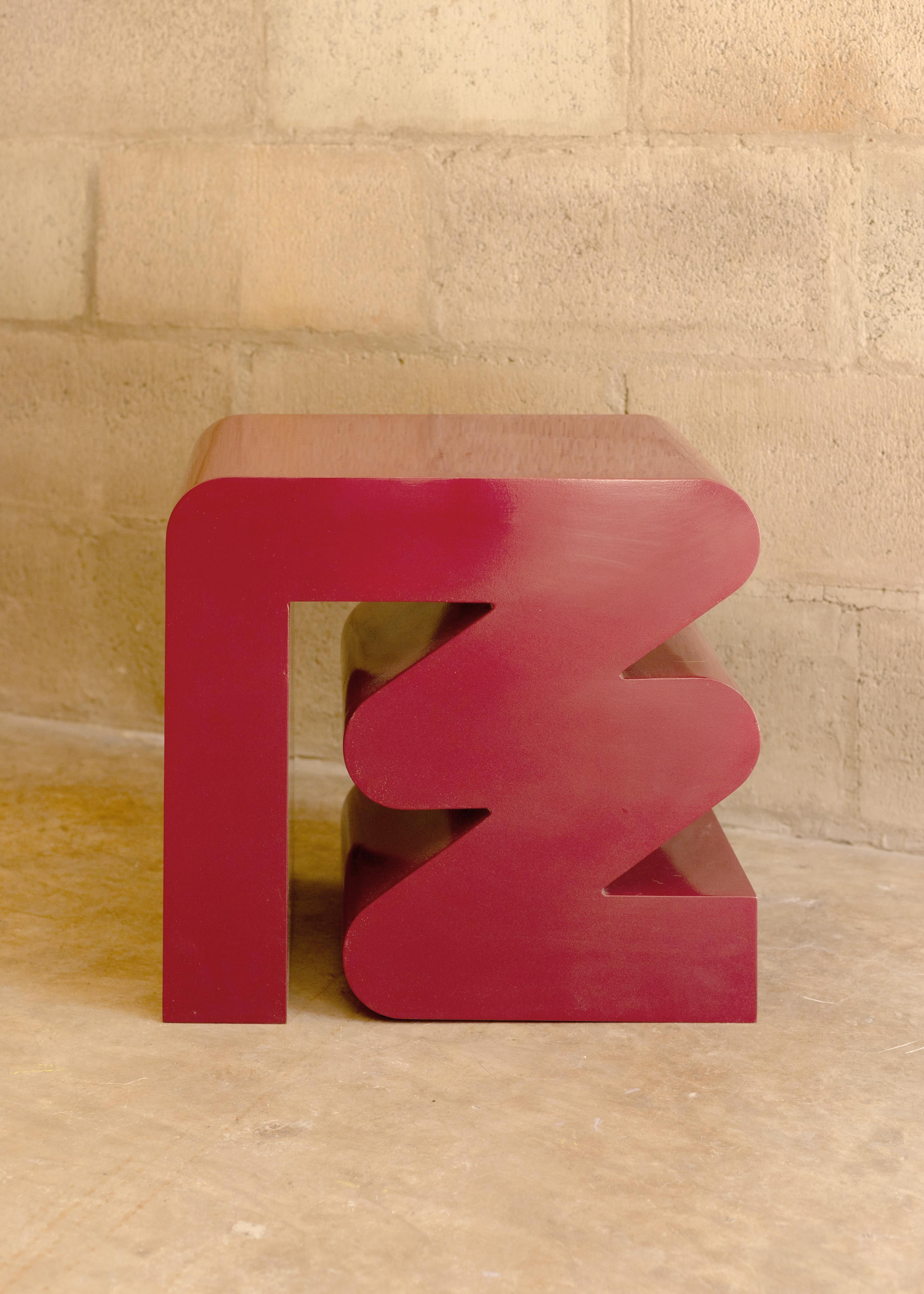 I+I. Tabouret de Tristan Montabord-Marc
Dimensions : D 45 x L 45 x H 45 cm. 
Matériaux : CNC MDF, laqué.

Disponible en couleurs Jamaïque, Terracotta, Rouge foncé, Mûre et Denim. Veuillez nous contacter.

Jimena Montemayor de la Bárcena (née en 1990