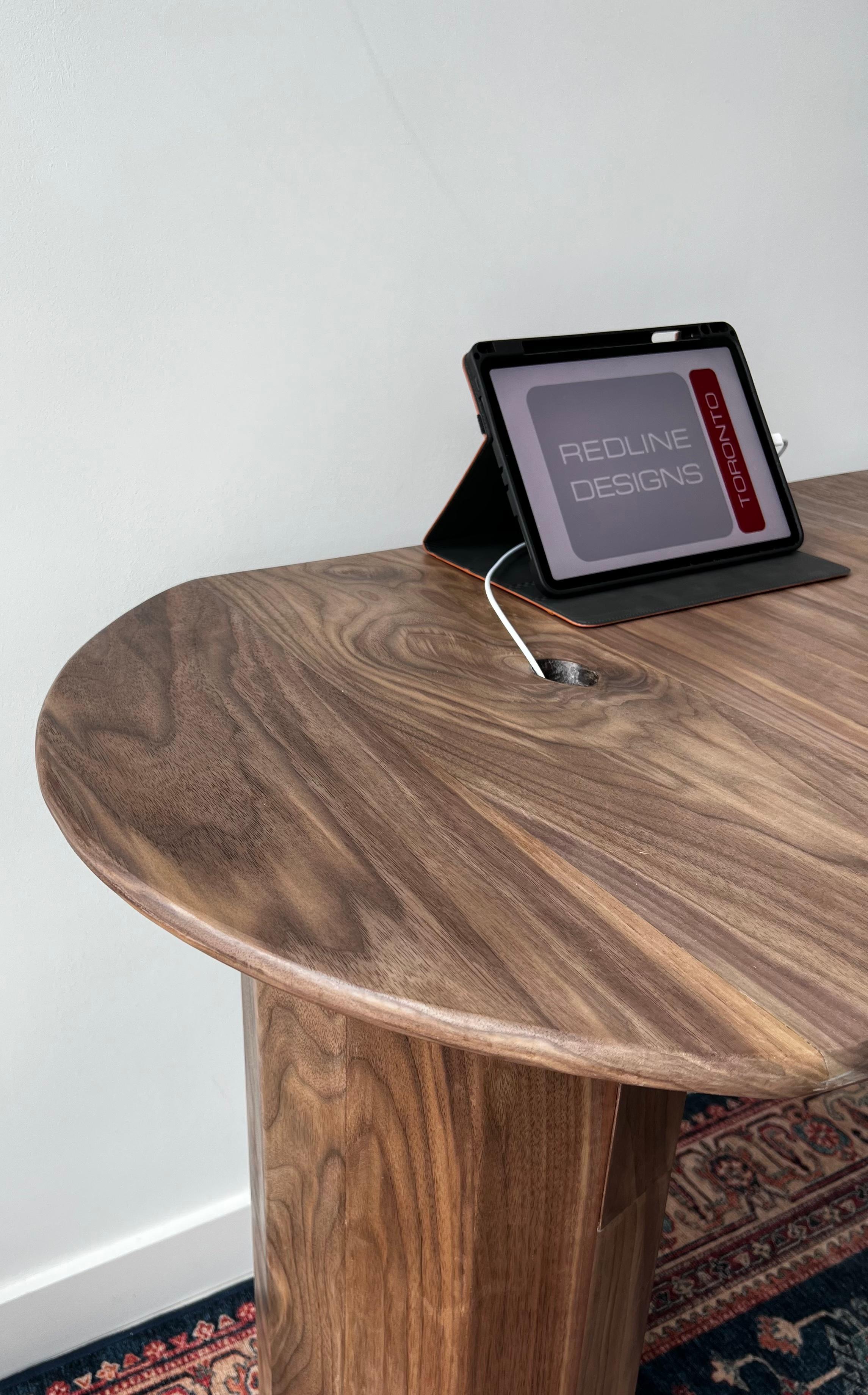 iD-v1 Walnut Forma Desk For Sale 5