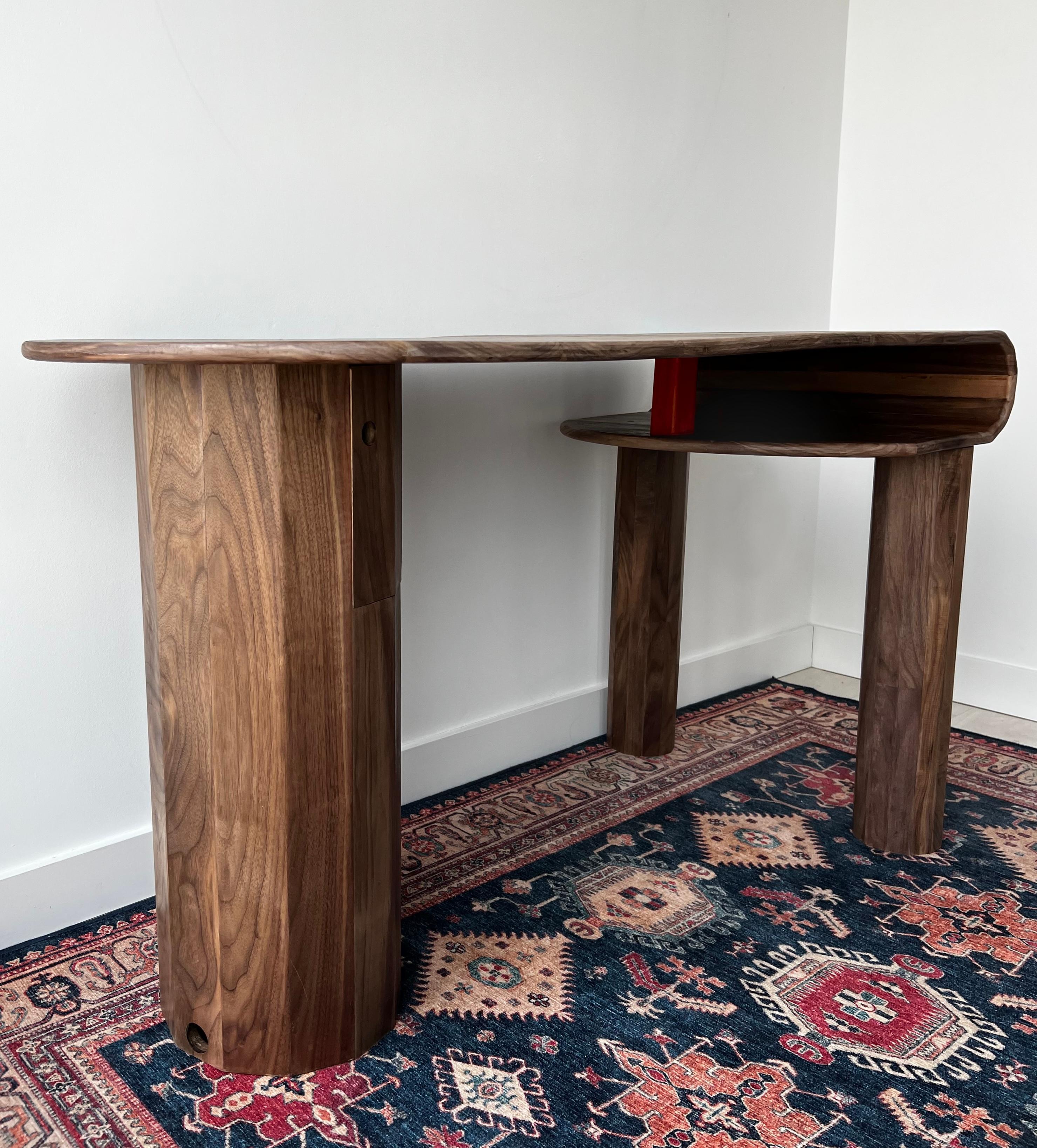 Contemporary iD-v1 Walnut Forma Desk For Sale