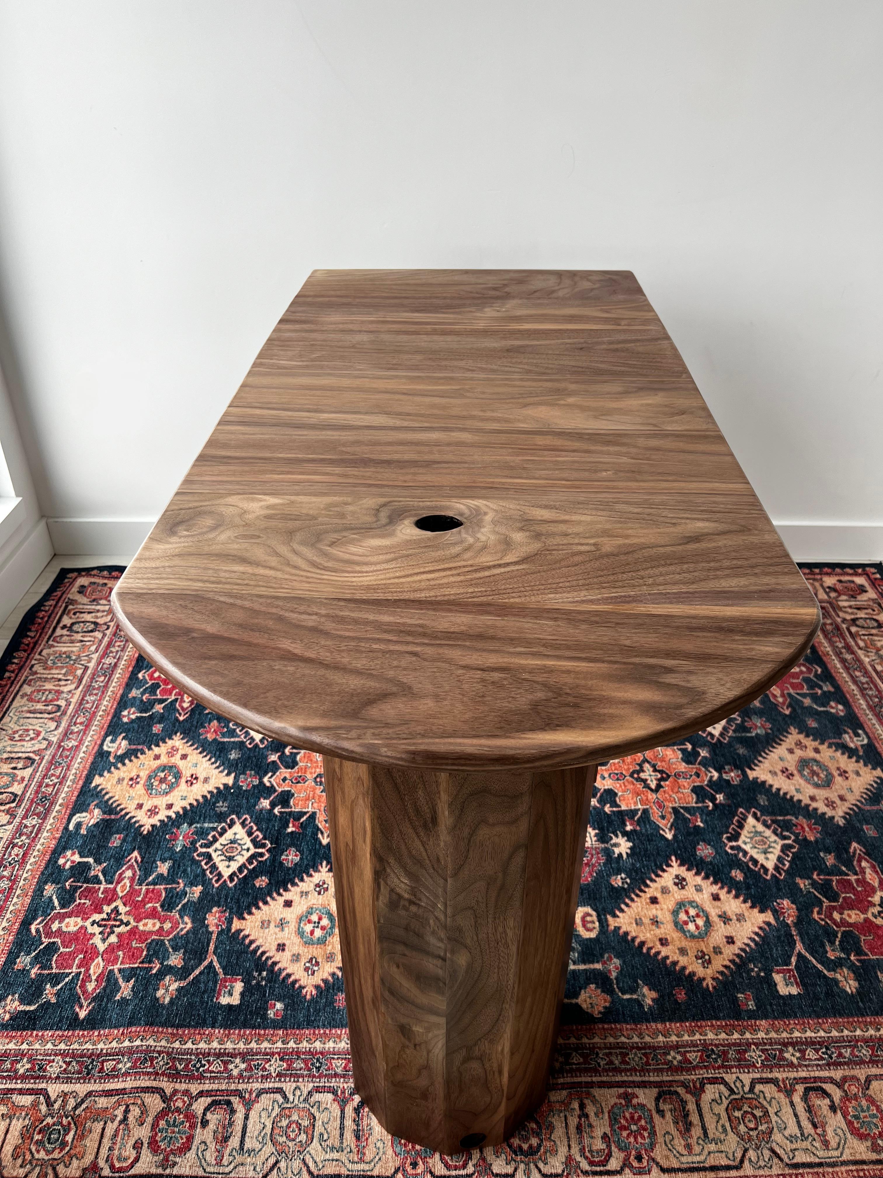 iD-v1 Walnut Forma Desk For Sale 1