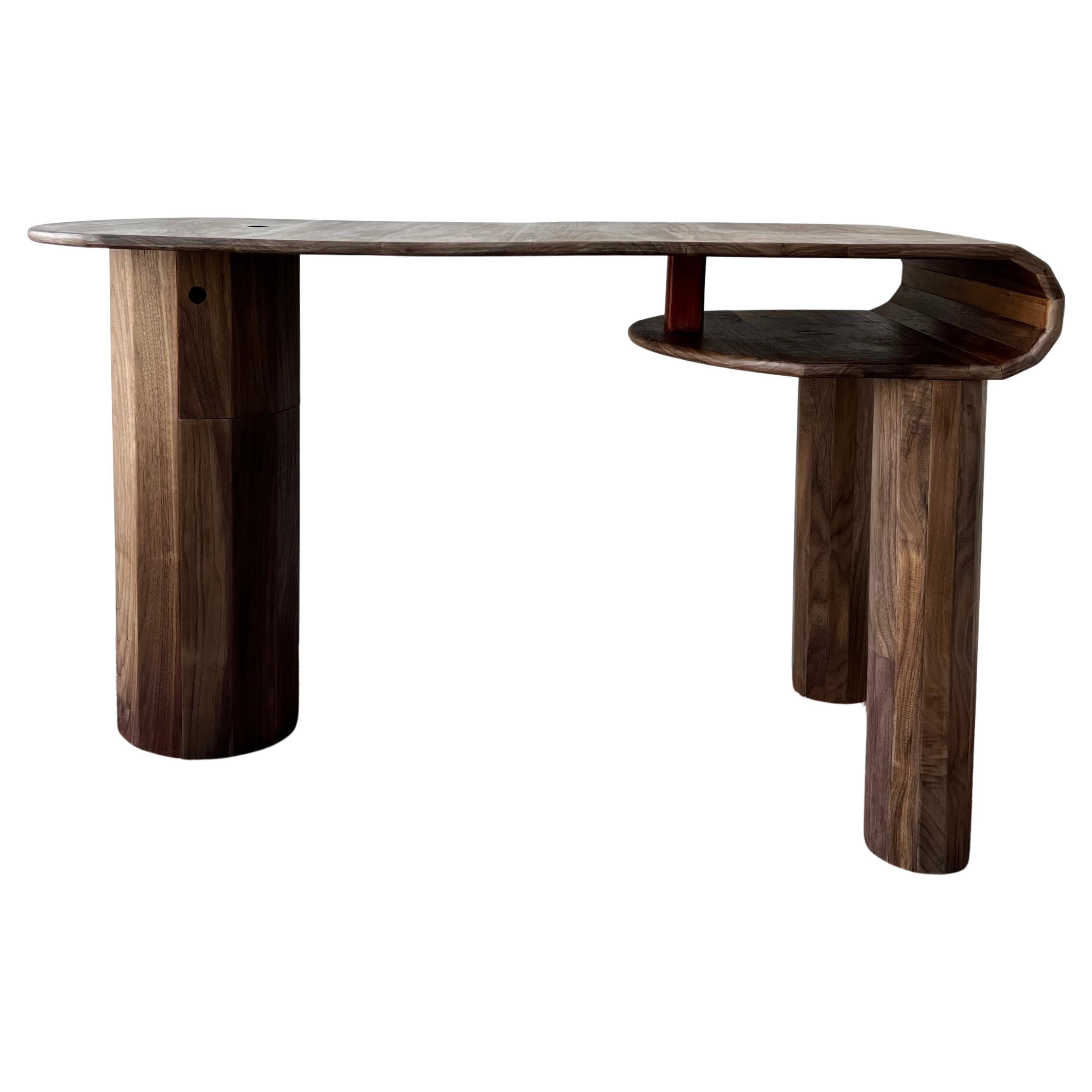 iD-v1 Walnut Forma Desk