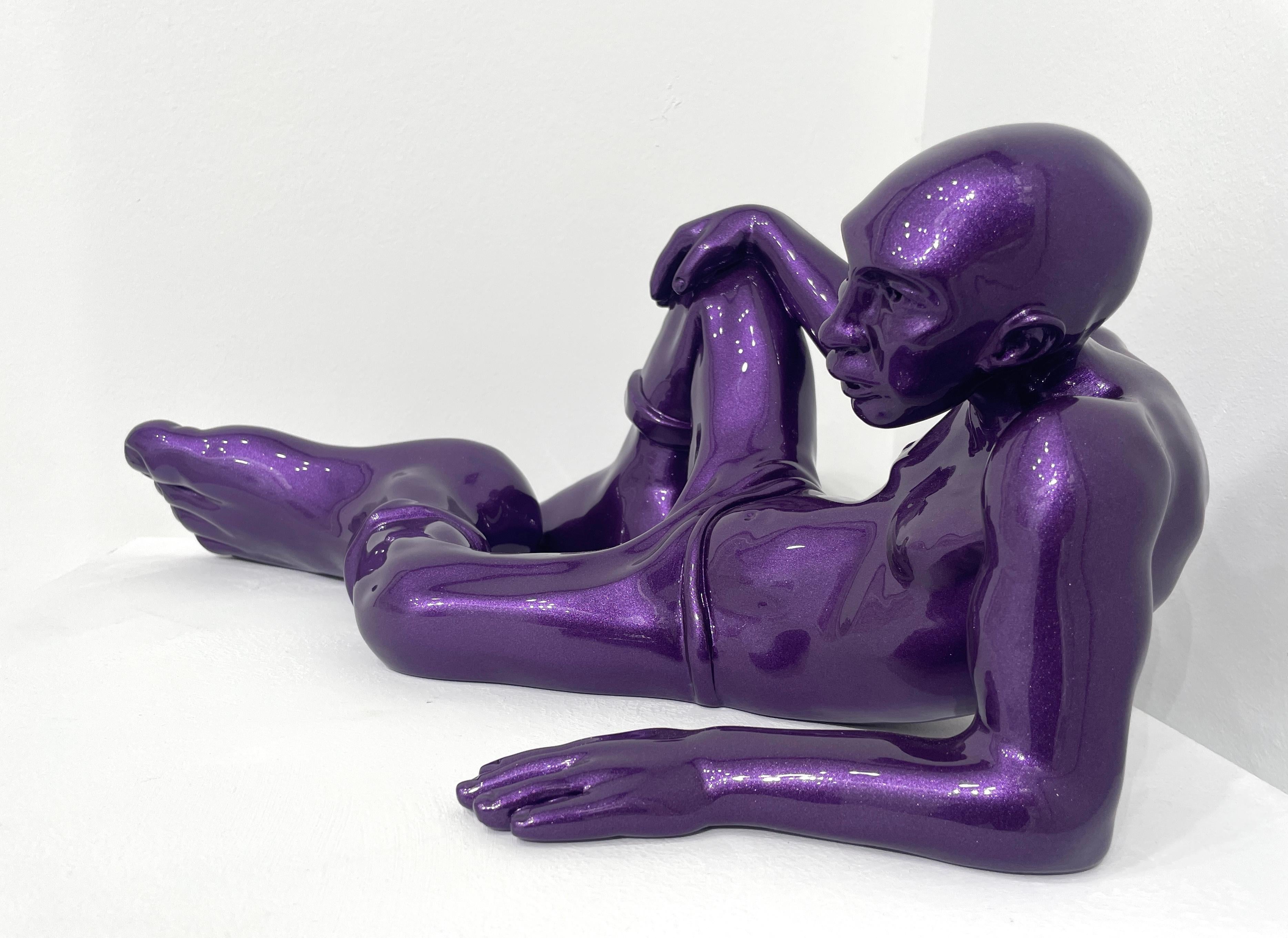 Artist: Idan Zareski, French-Israeli
Title: Coolfoot 50 Resin Purple
Media: Resin
Edition of 8 + 4 AP
- - 

About the artist: 

Born in Haifa, Israel in 1968, Idan Zareski has had a non-conventional yet surprising journey. Very young he was immersed