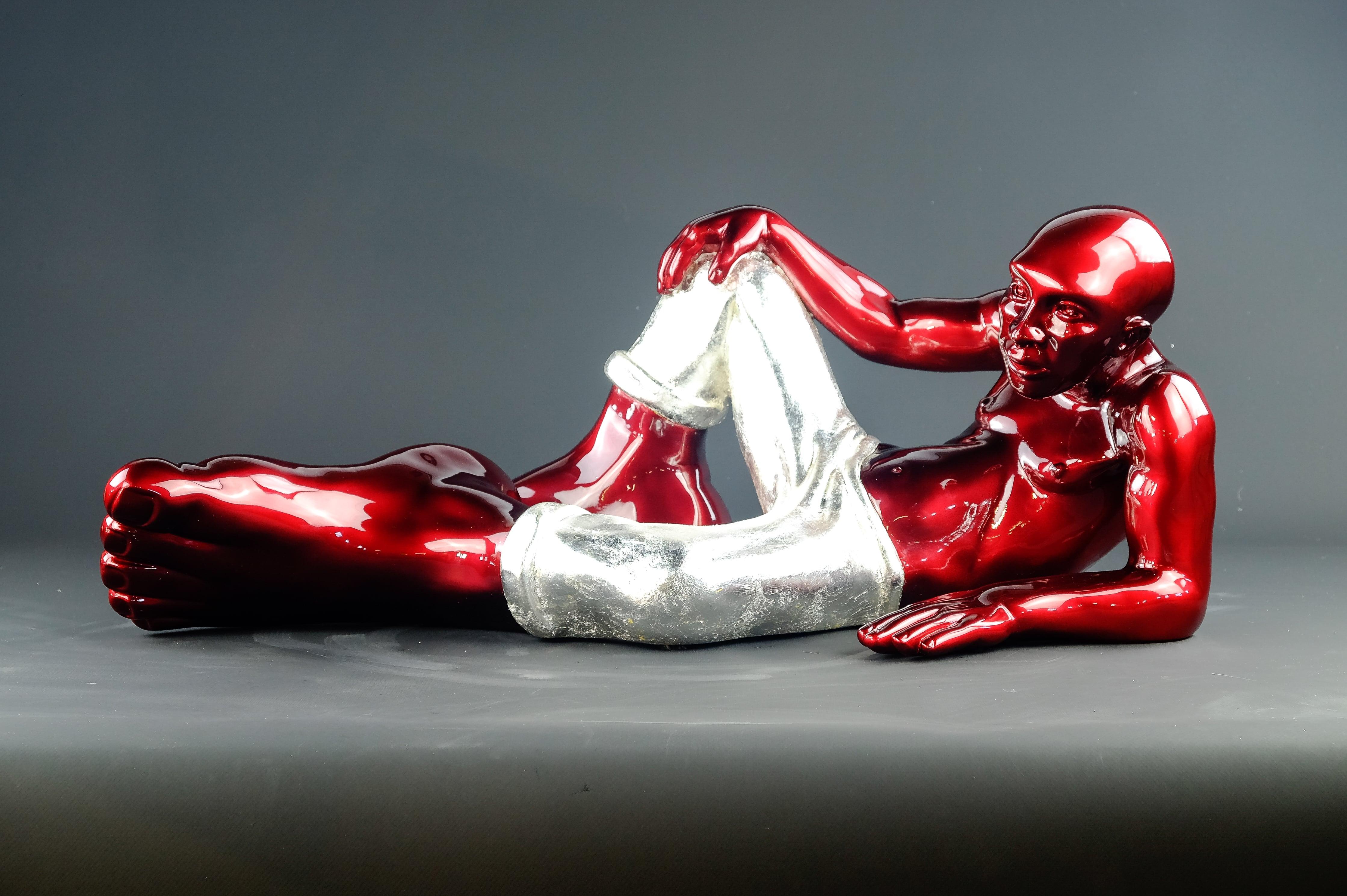 Coolfoot 75 – Kunstharz-Skulptur, 2022 – Sculpture von Idan Zareski