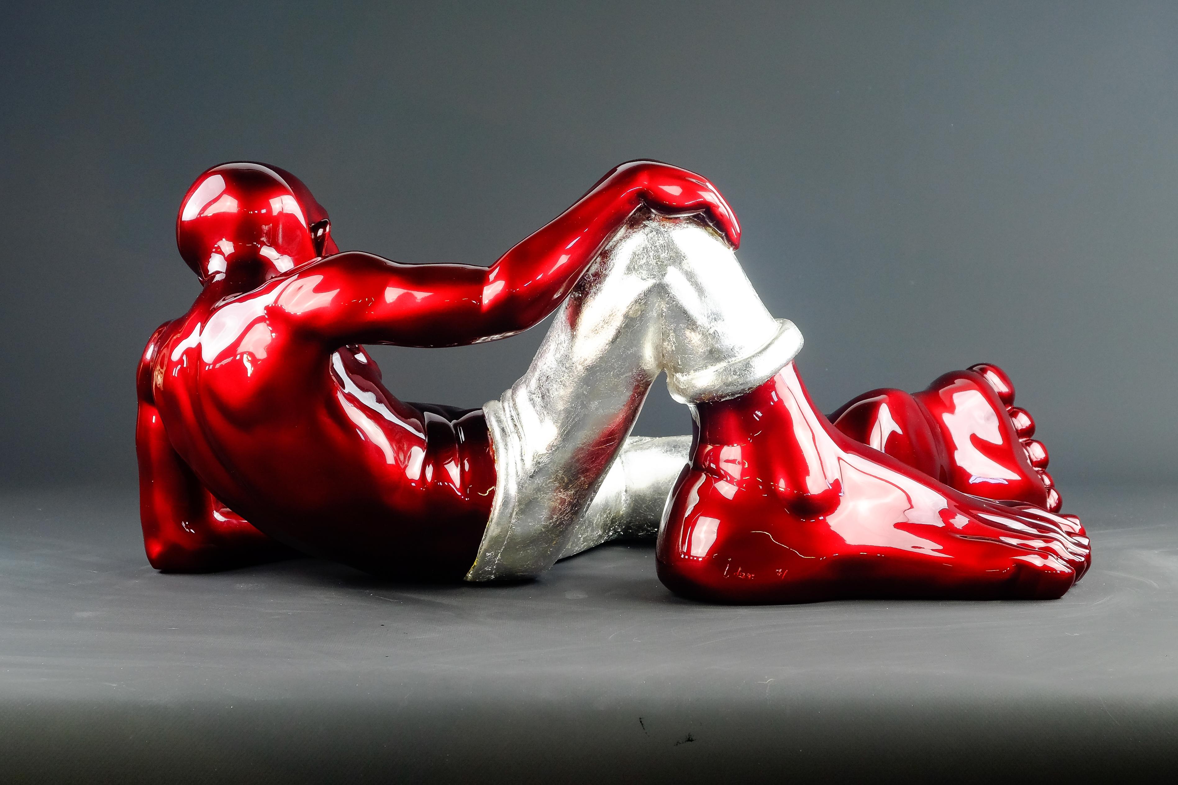 Coolfoot 75 – Kunstharz-Skulptur, 2022 (Pop-Art), Sculpture, von Idan Zareski