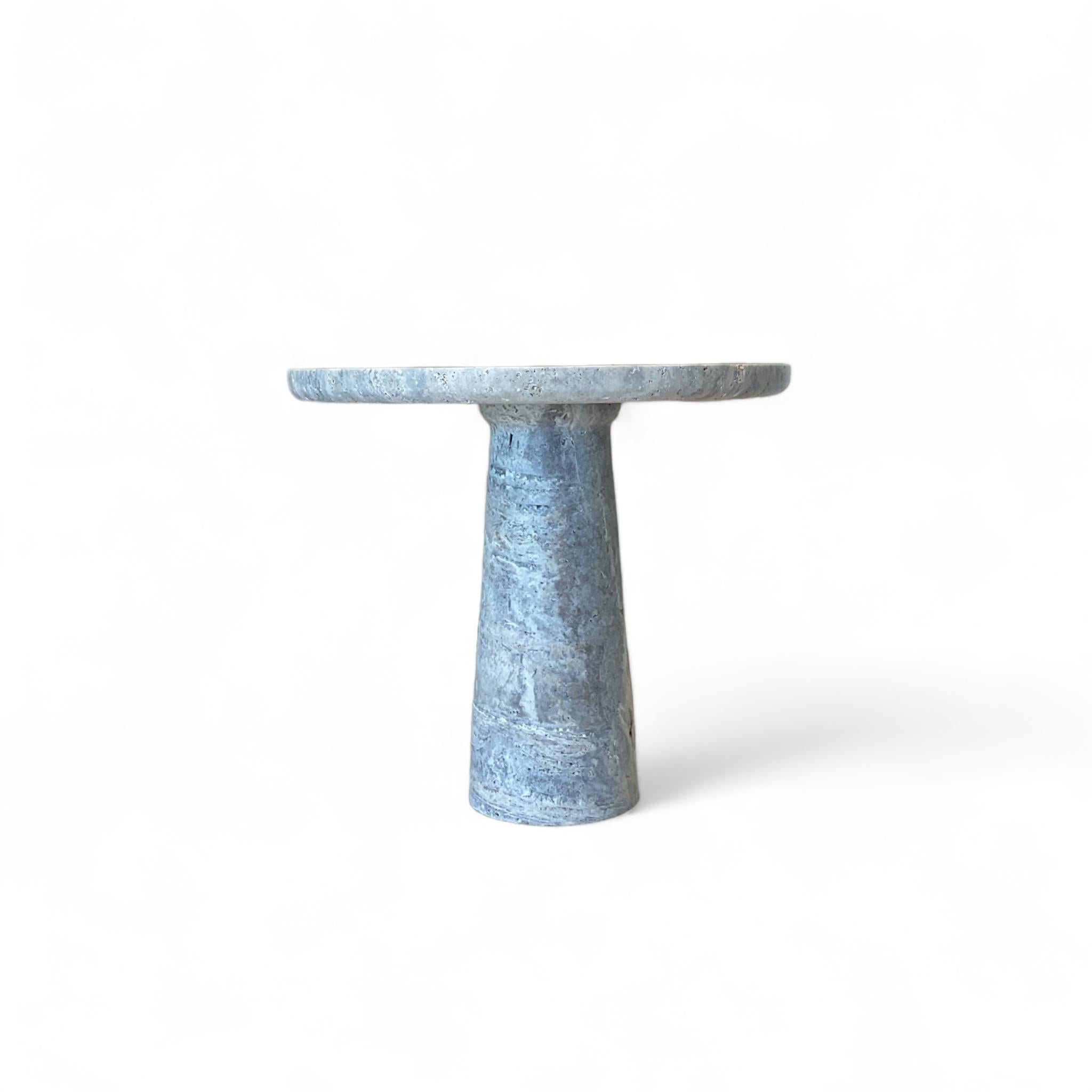 Européen Ensemble de 3 tables d'appoint IDE en travertin argenté et travertin pierre en vente