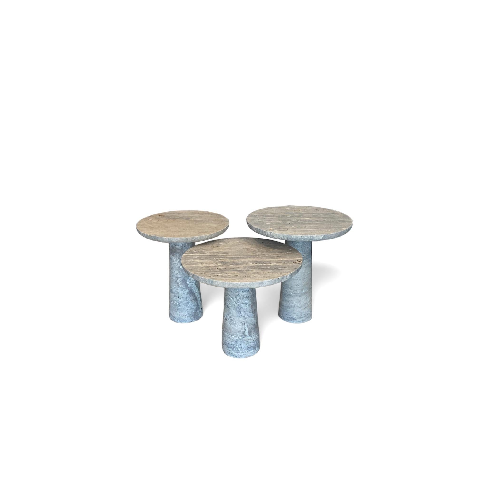 Pierre Ensemble de 3 tables d'appoint IDE en travertin argenté et travertin pierre en vente