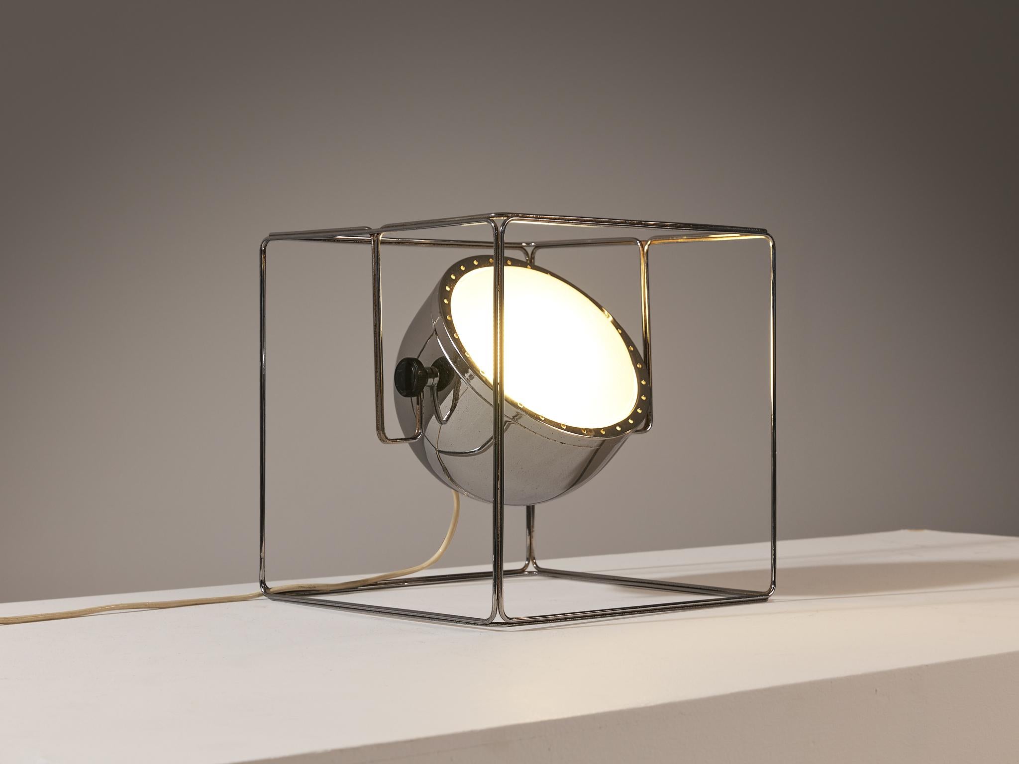 Idea Studio Tecno Design for LUCI, table lamp, model 'T469', chrome-plated steel, glass, Italy, 1960s

A progressive lighting object designed in the sixties by Idea Studio Tecno Design. The construction holds a minimalist layout which is established