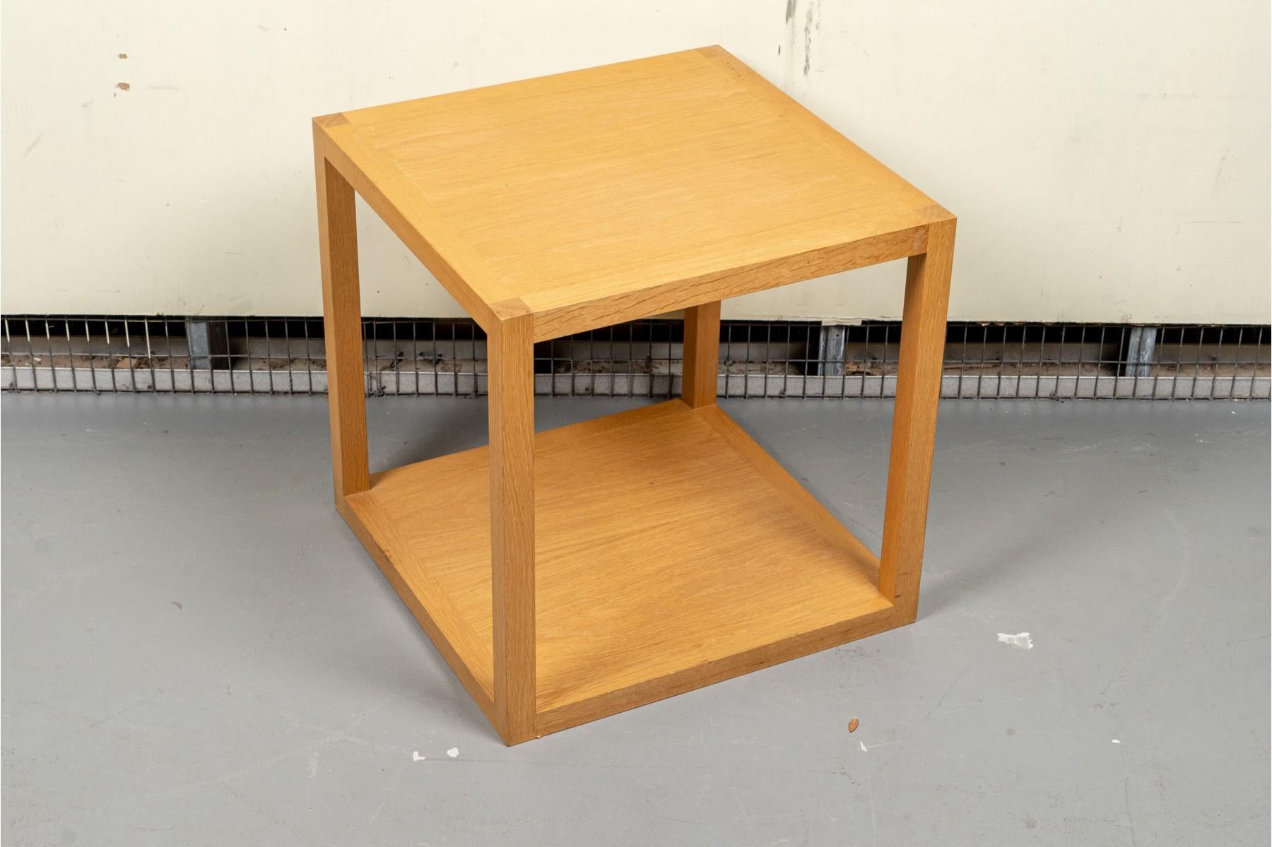 Américain Table d'appoint Ideal Cube Golden Oak en vente