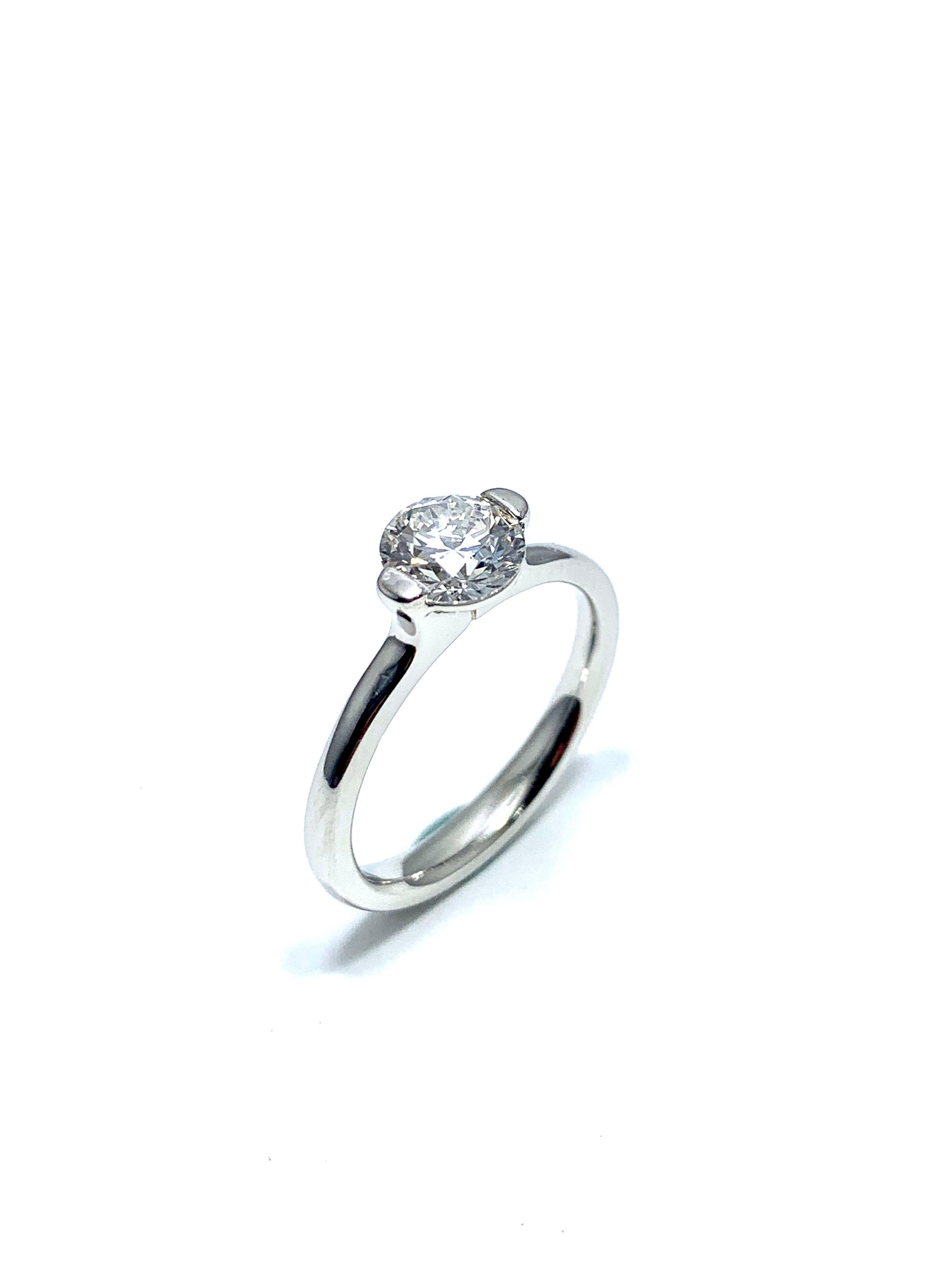 Modern Ideal Cut Round Brilliant 0.84 Carat Diamond Solitaire Platinum Engagement Ring