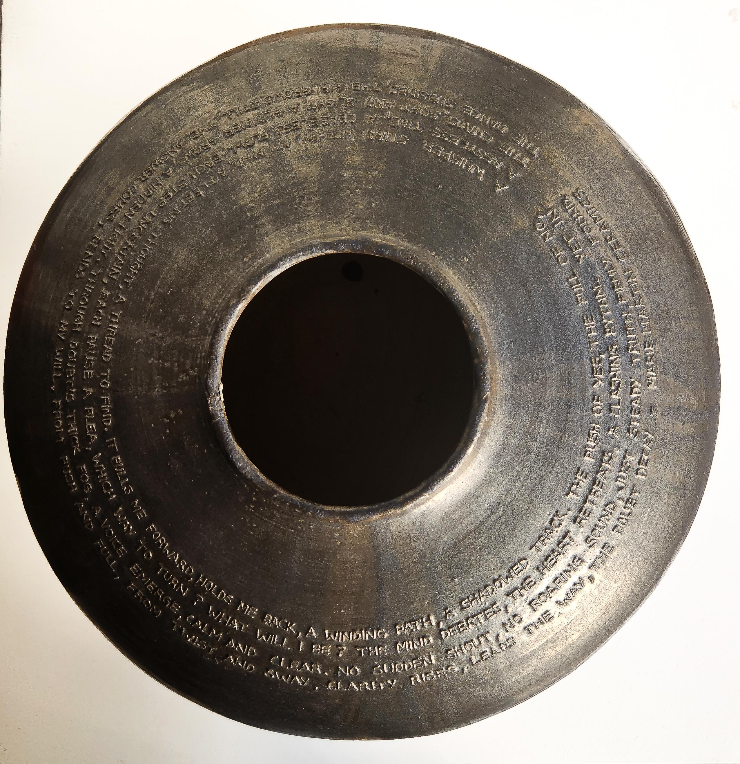 Spagnolo Vaso per la nascita di IDEA 15 in gres nero smaltato di Mary Black Ceramics in vendita