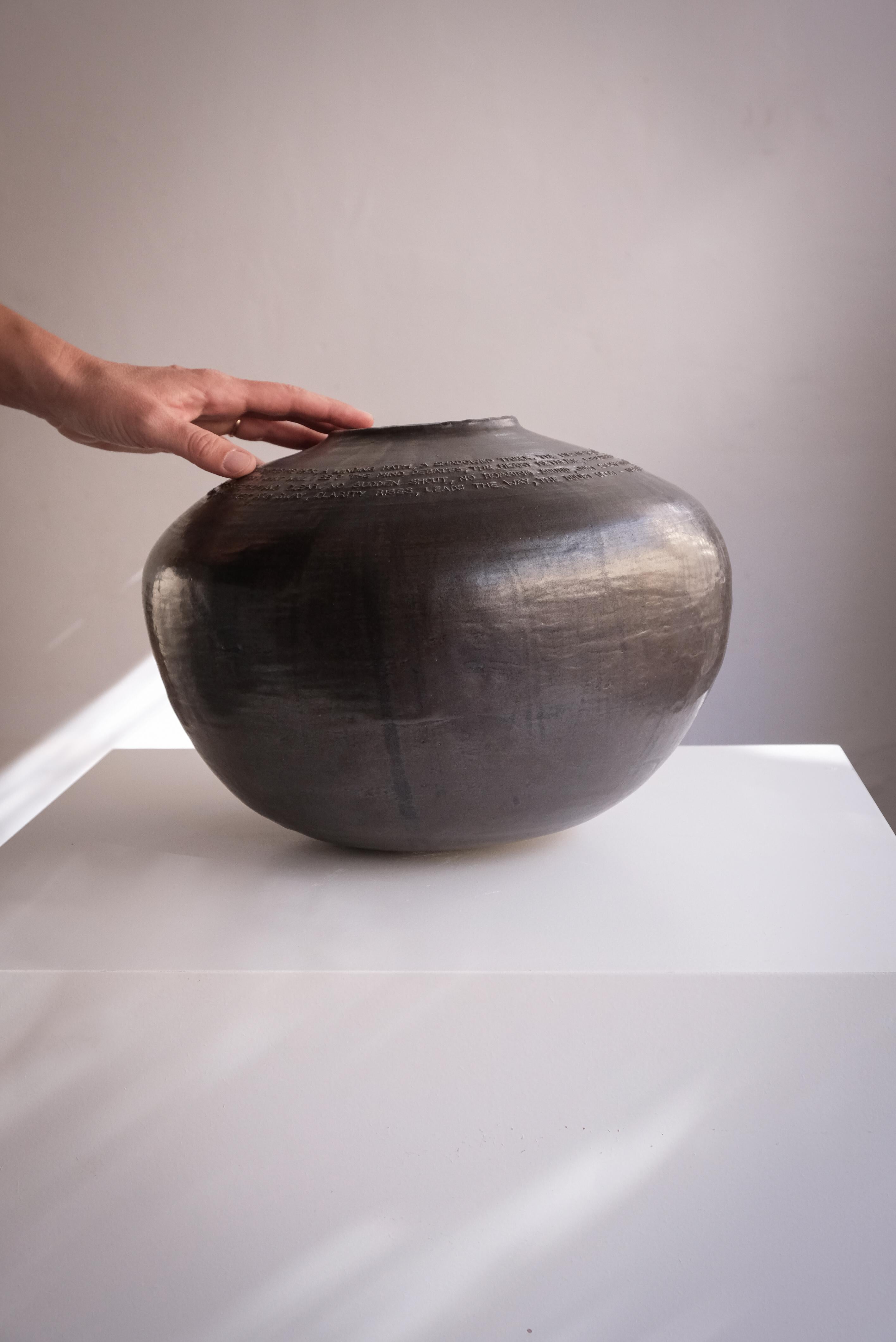 Vaso per la nascita di IDEA 15 in gres nero smaltato di Mary Black Ceramics In condizioni Nuovo in vendita a Geneve, CH