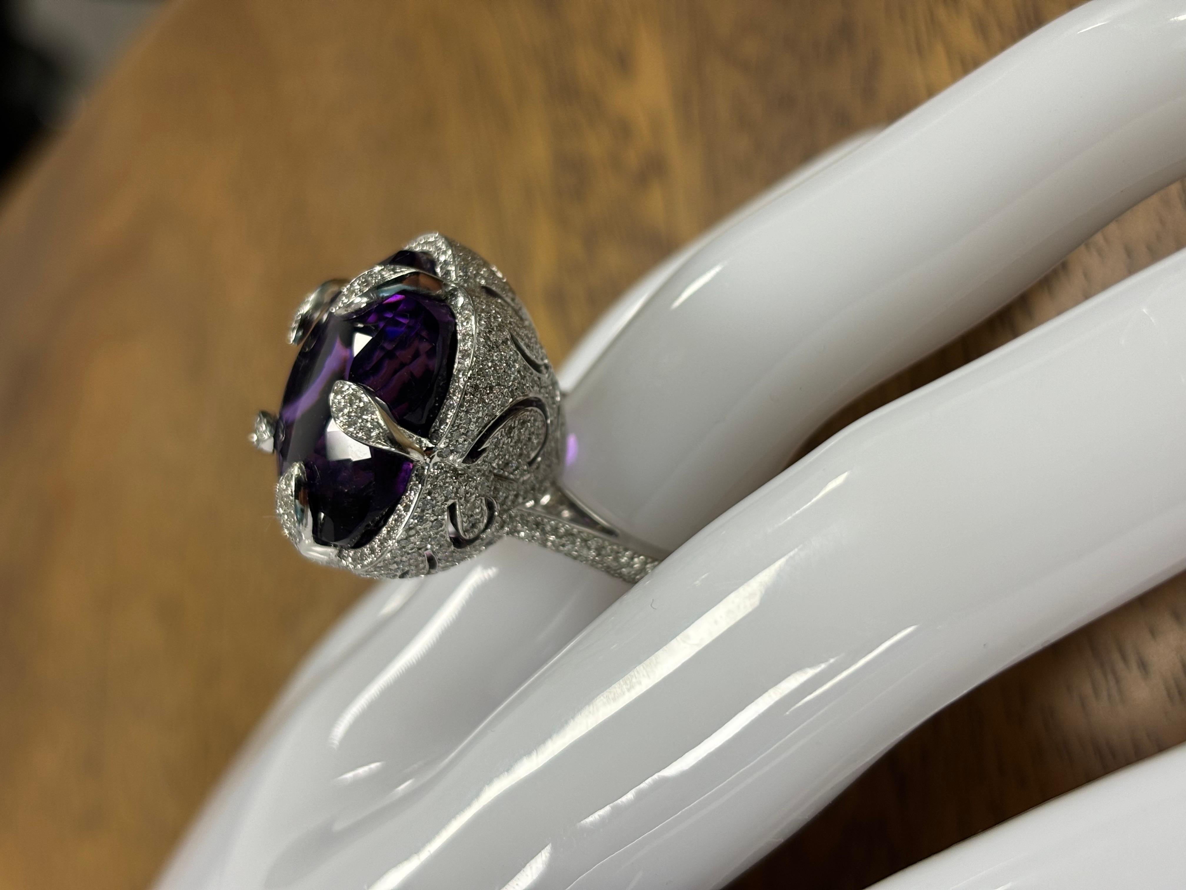 Women's IDL Certified 5 Petels 35.38 ct Purple Amethyst and Diamonds Ring For Sale
