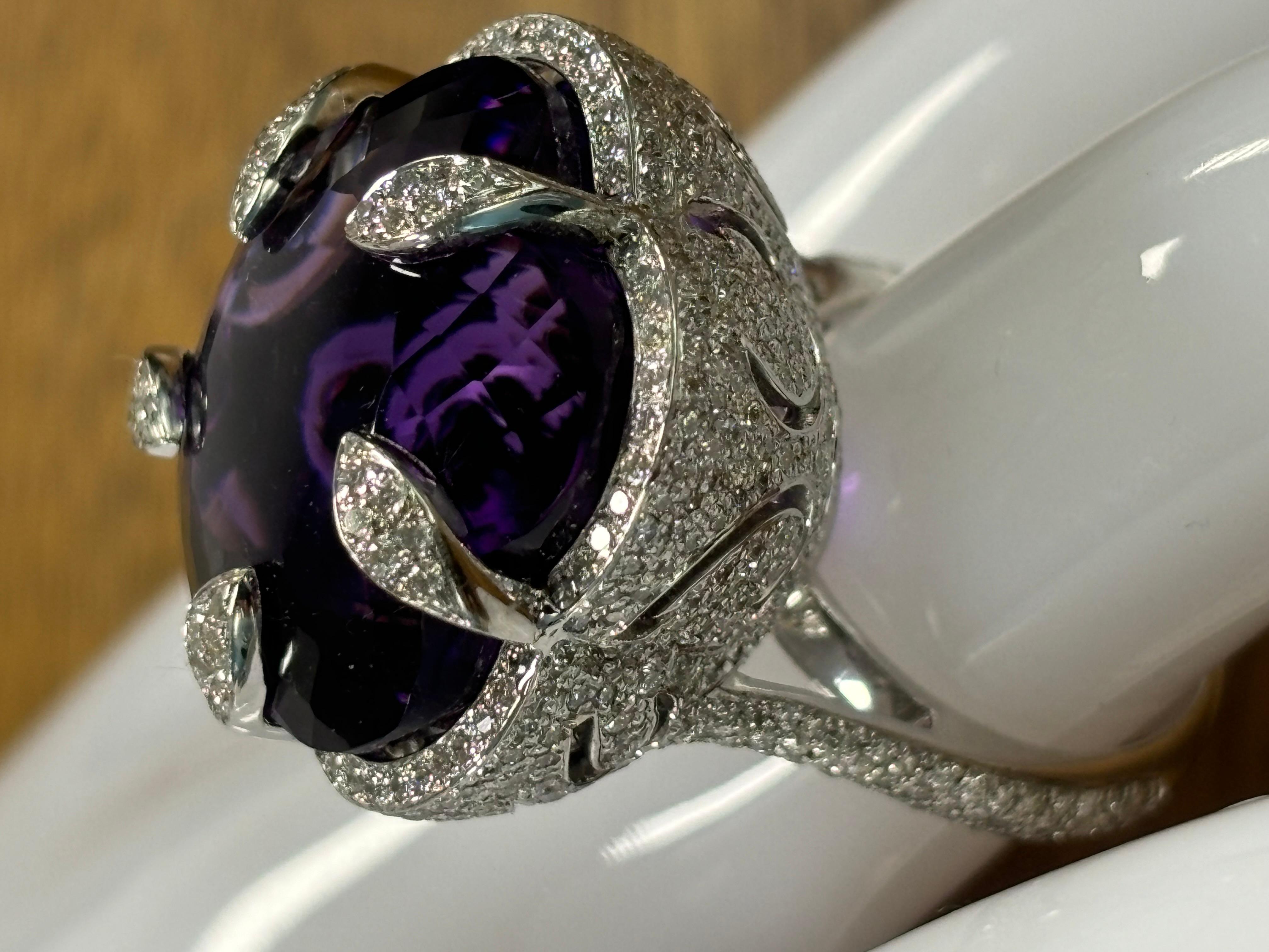 IDL Certified 5 Petels 35.38 ct Purple Amethyst and Diamonds Ring For Sale 1
