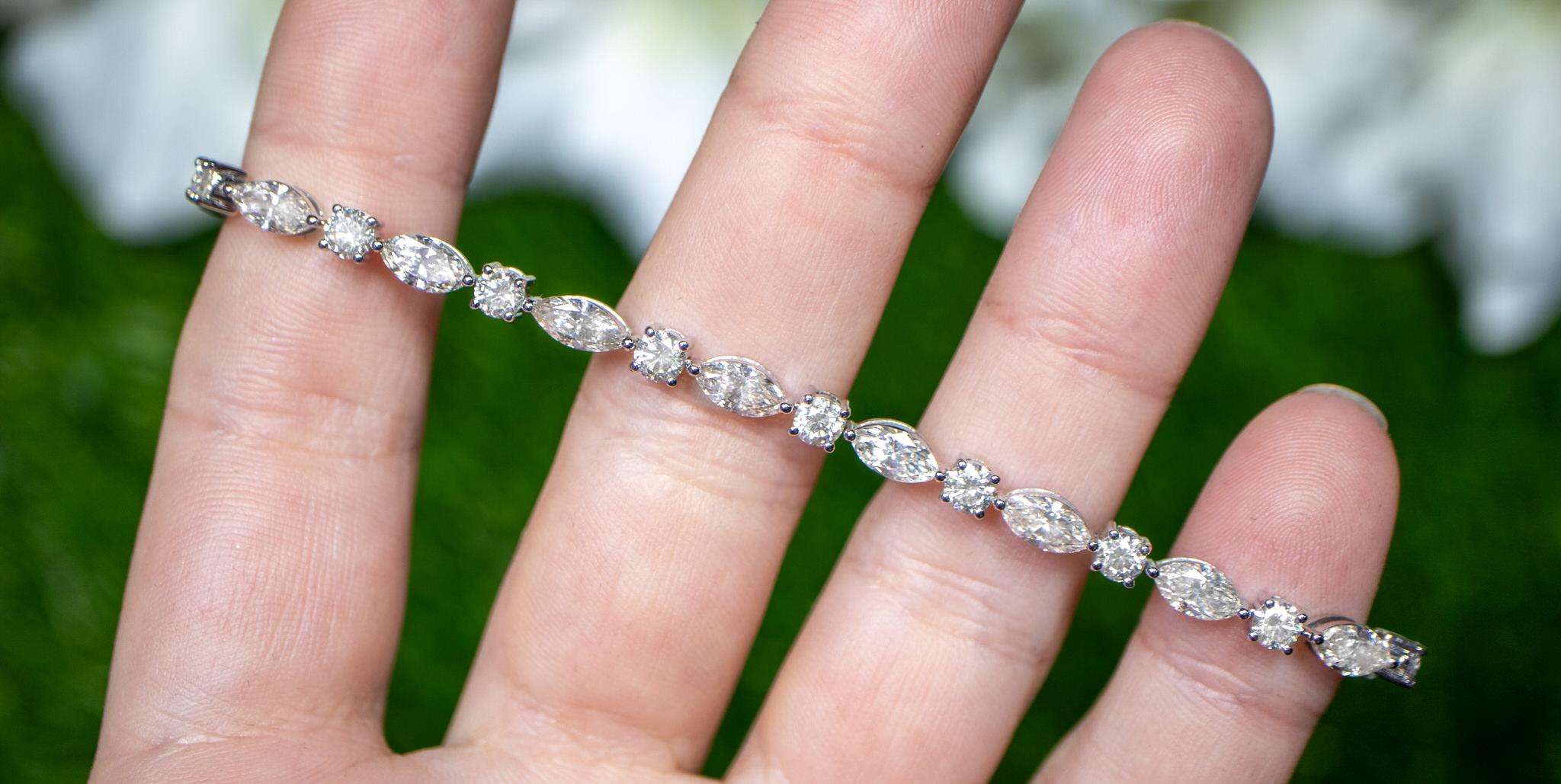Contemporary IDL Certified Diamond Tennis Bracelet Marquise and Round Cut 7.38 Carats 18K For Sale
