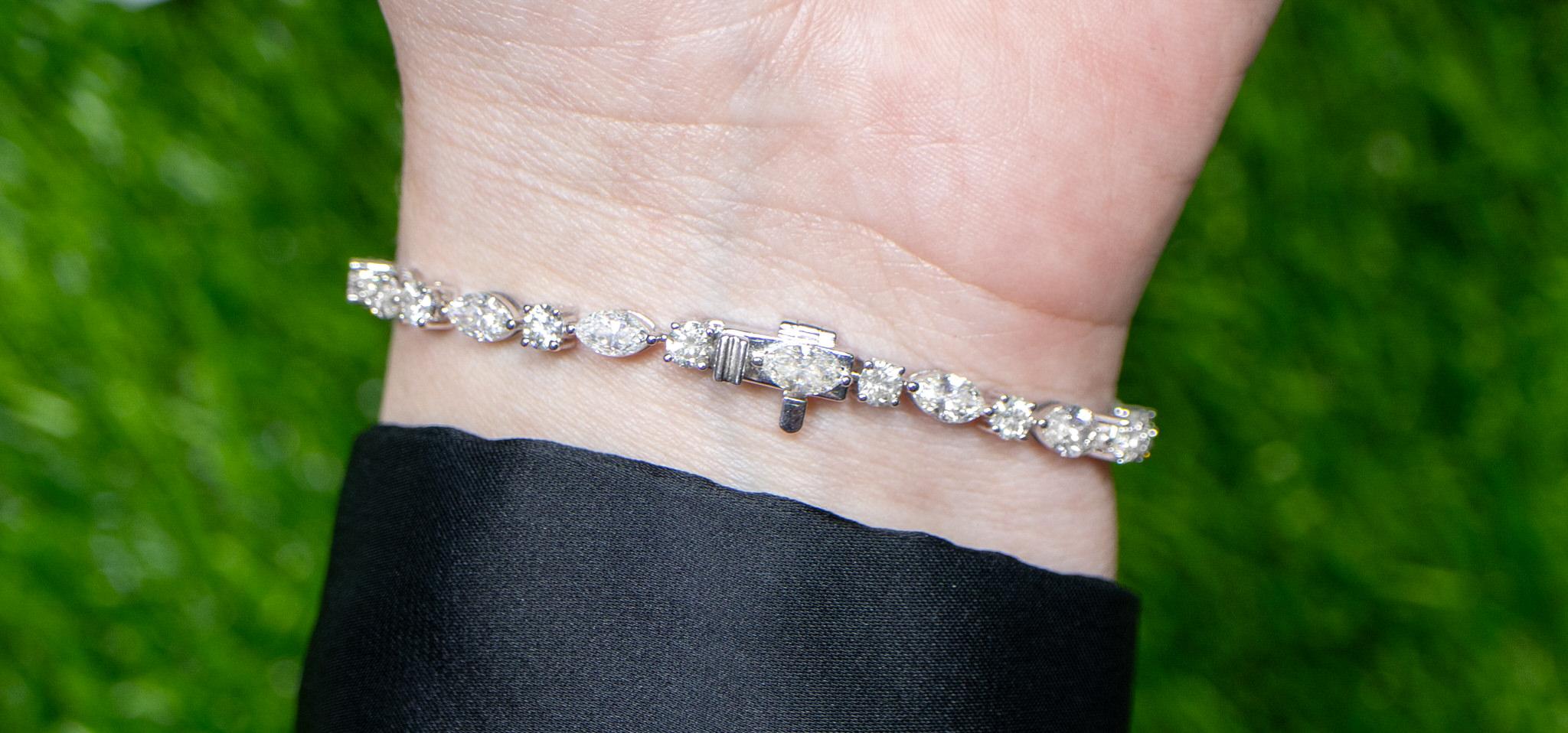 Mixed Cut IDL Certified Diamond Tennis Bracelet Marquise and Round Cut 7.38 Carats 18K For Sale