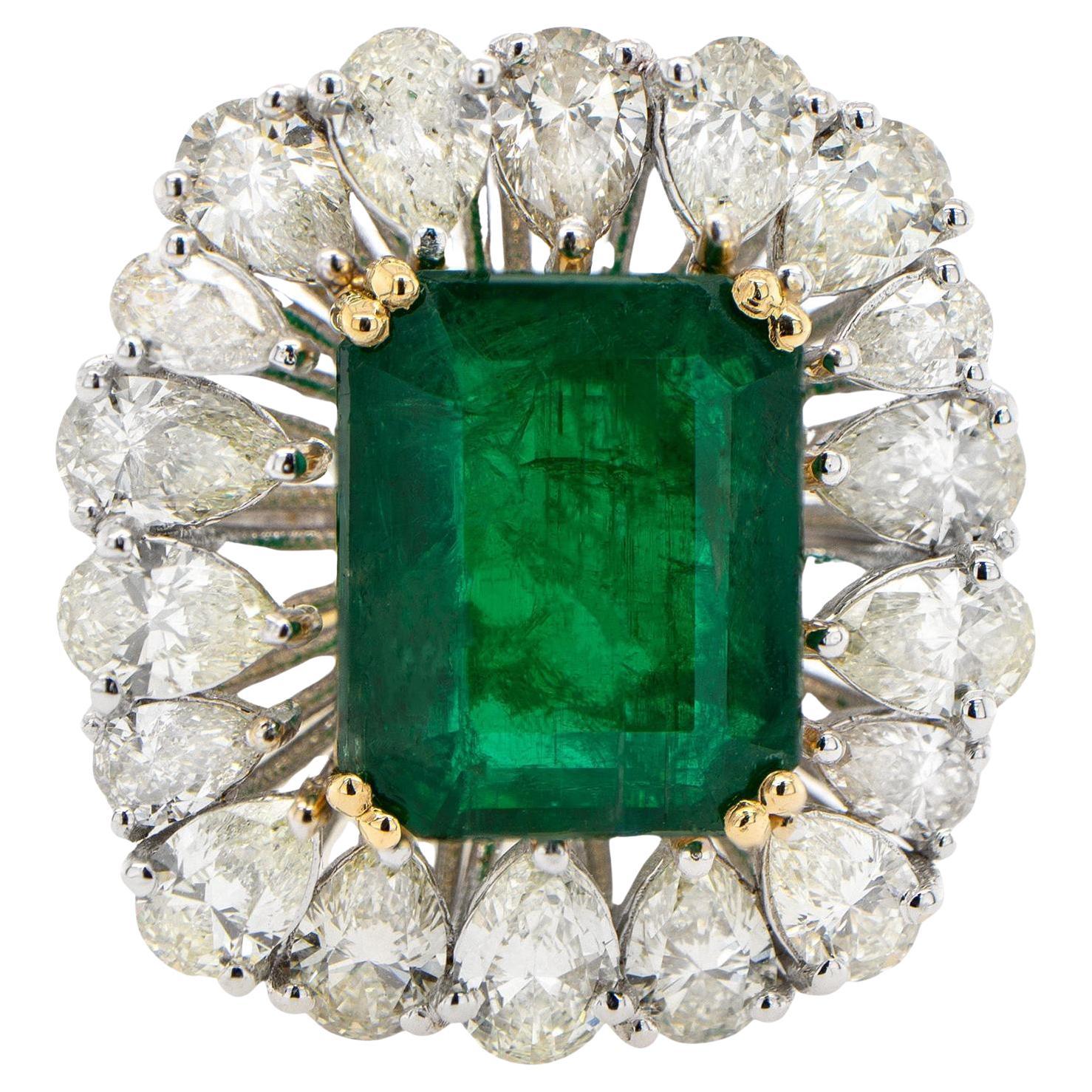 IDL Certified Emerald Ring With Pear Diamond Halo 8.15 Carats 18K Gold For Sale