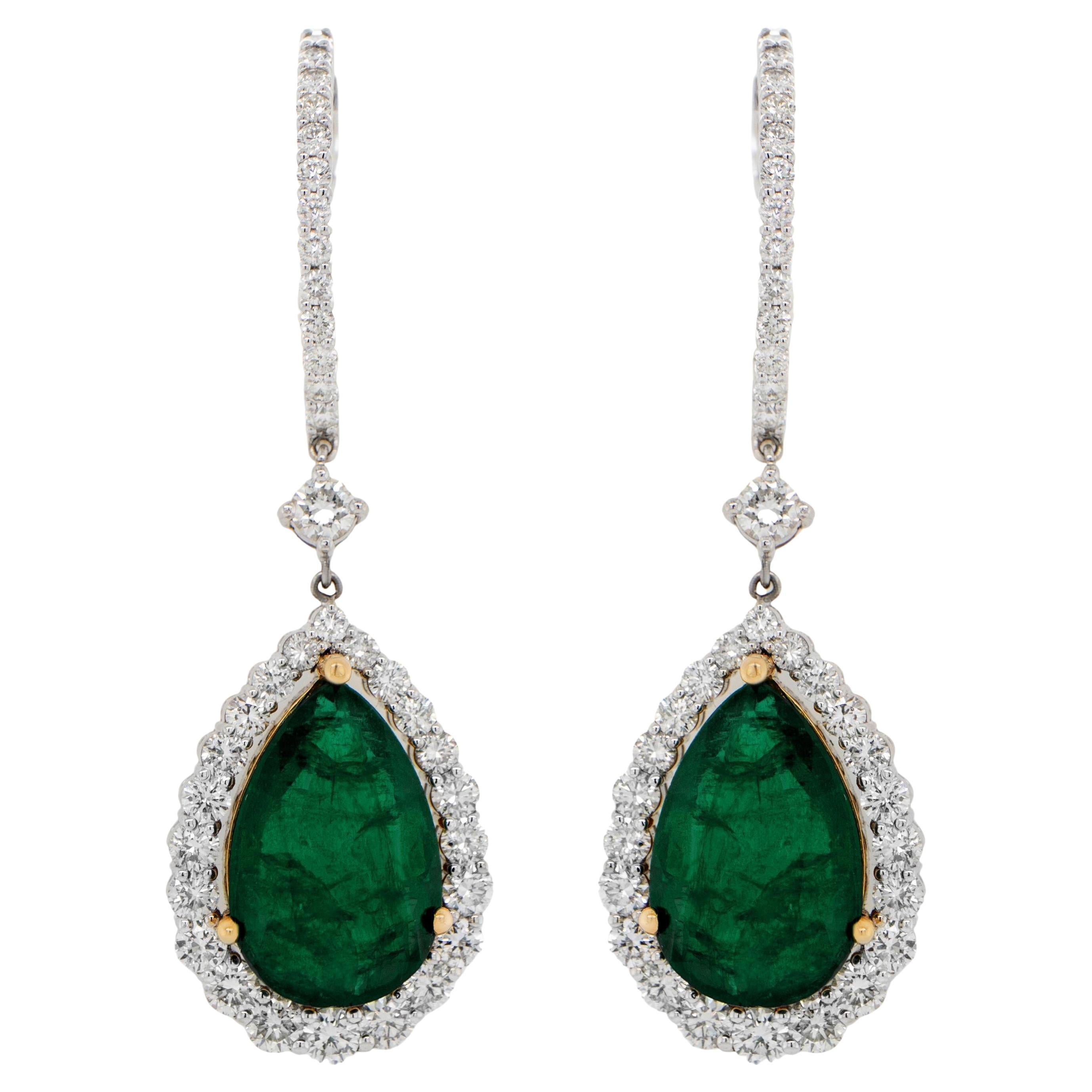 IDL Certified Pear Cut Emerald Dangle Earrings Set with Diamonds 18 Carats 18K