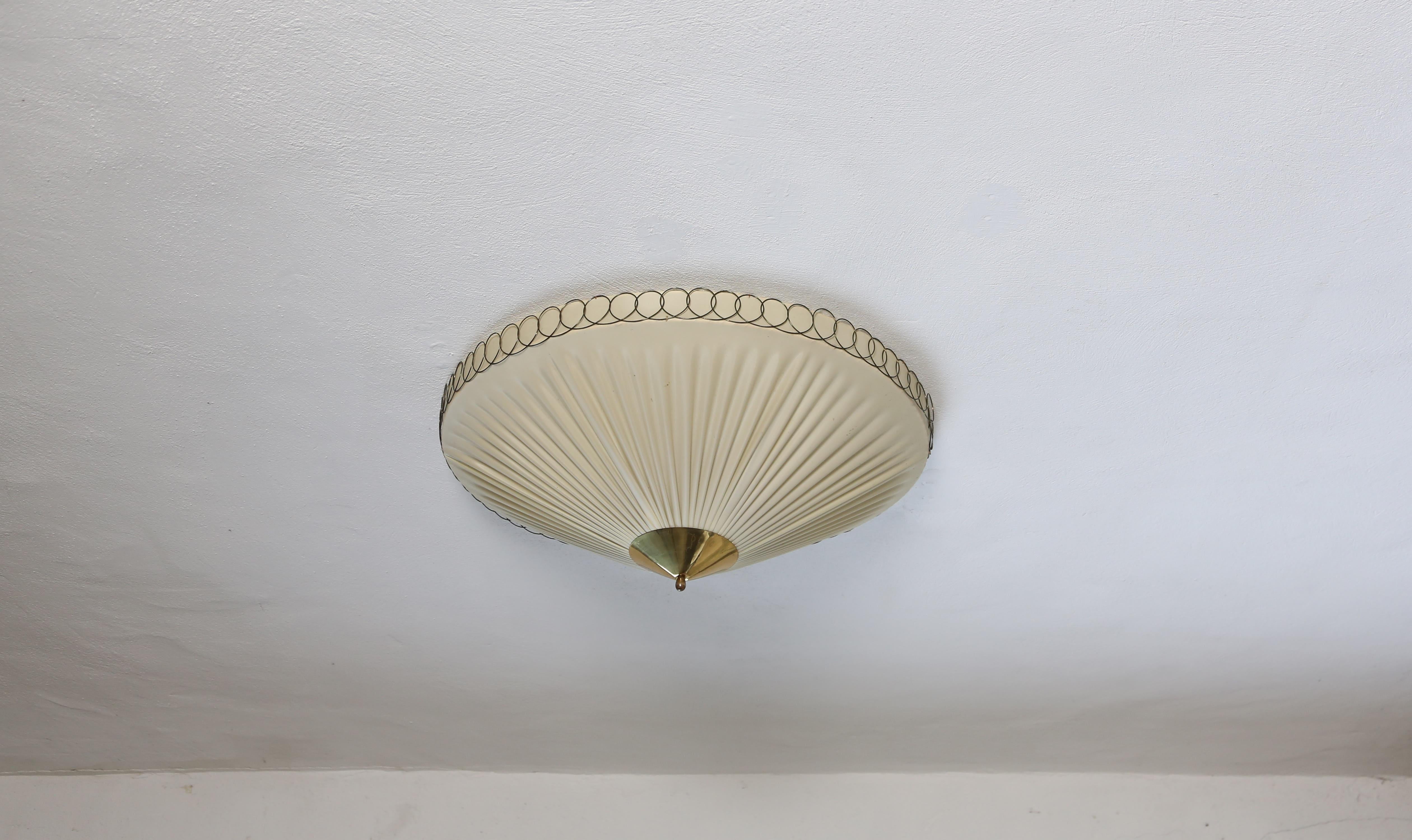 Ceiling Light / Sconce / Fixture by Idman, Finland, 1950s.  Good original vintage condition.  Local re-wiring required prior to use.  Fast shipping worldwide.





