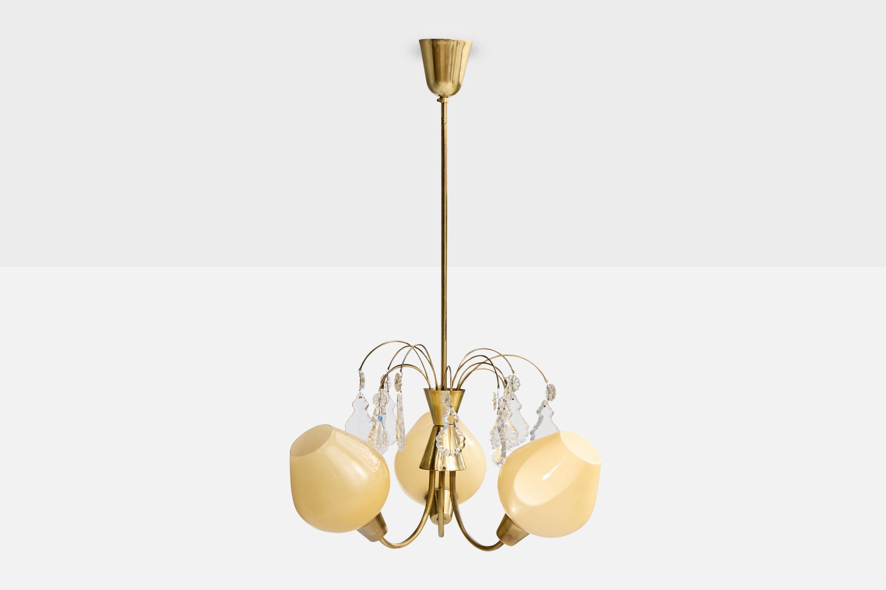 Idman, Kronleuchter, Messing, Glas, Finnland, 1950er Jahre (Moderne der Mitte des Jahrhunderts) im Angebot