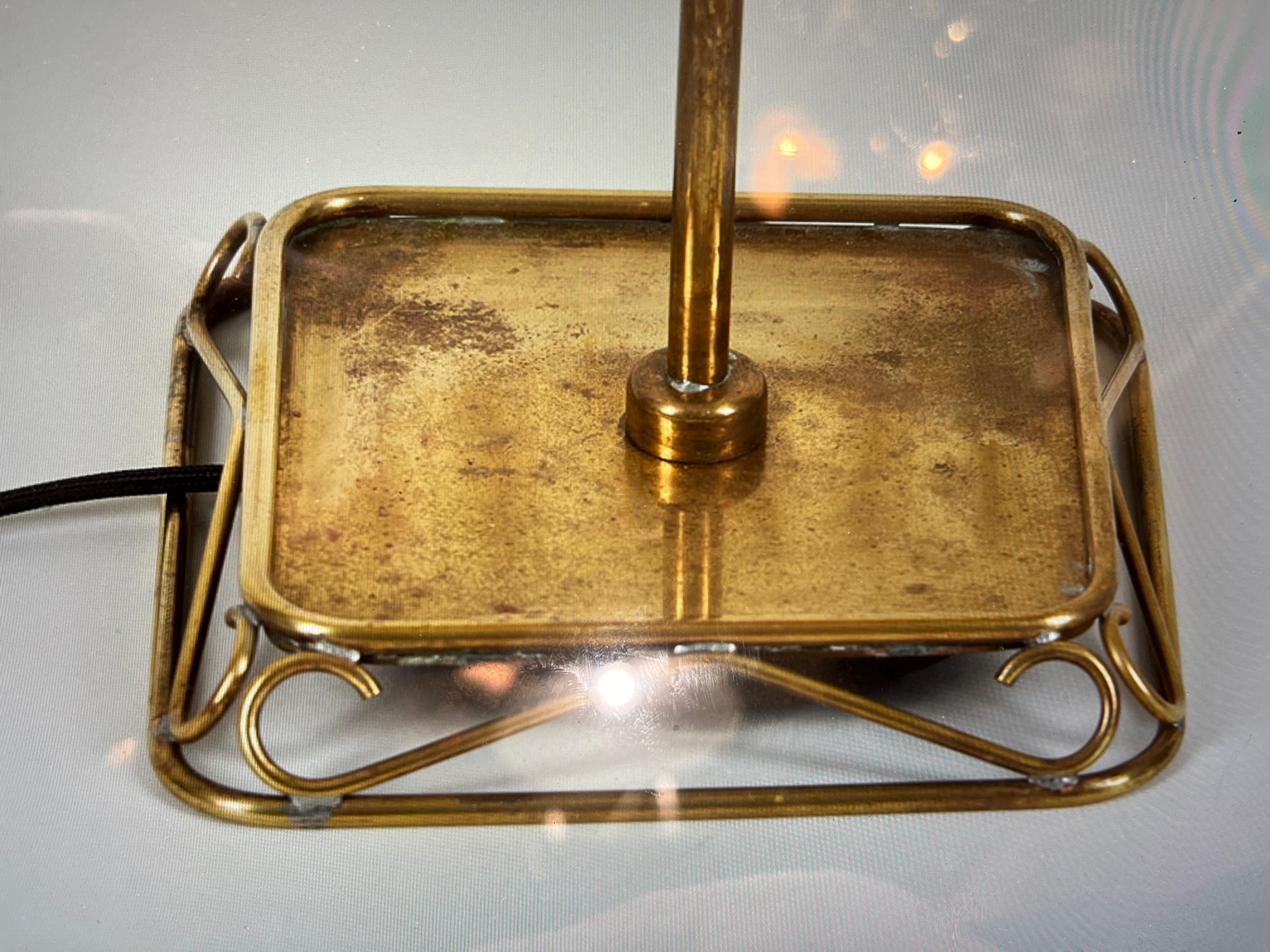 Lámpara de pie moderna de mediados de siglo Attr. a Gunnel Nyman,  Lámpara de pie, Modelo 60588 Metalistería en venta