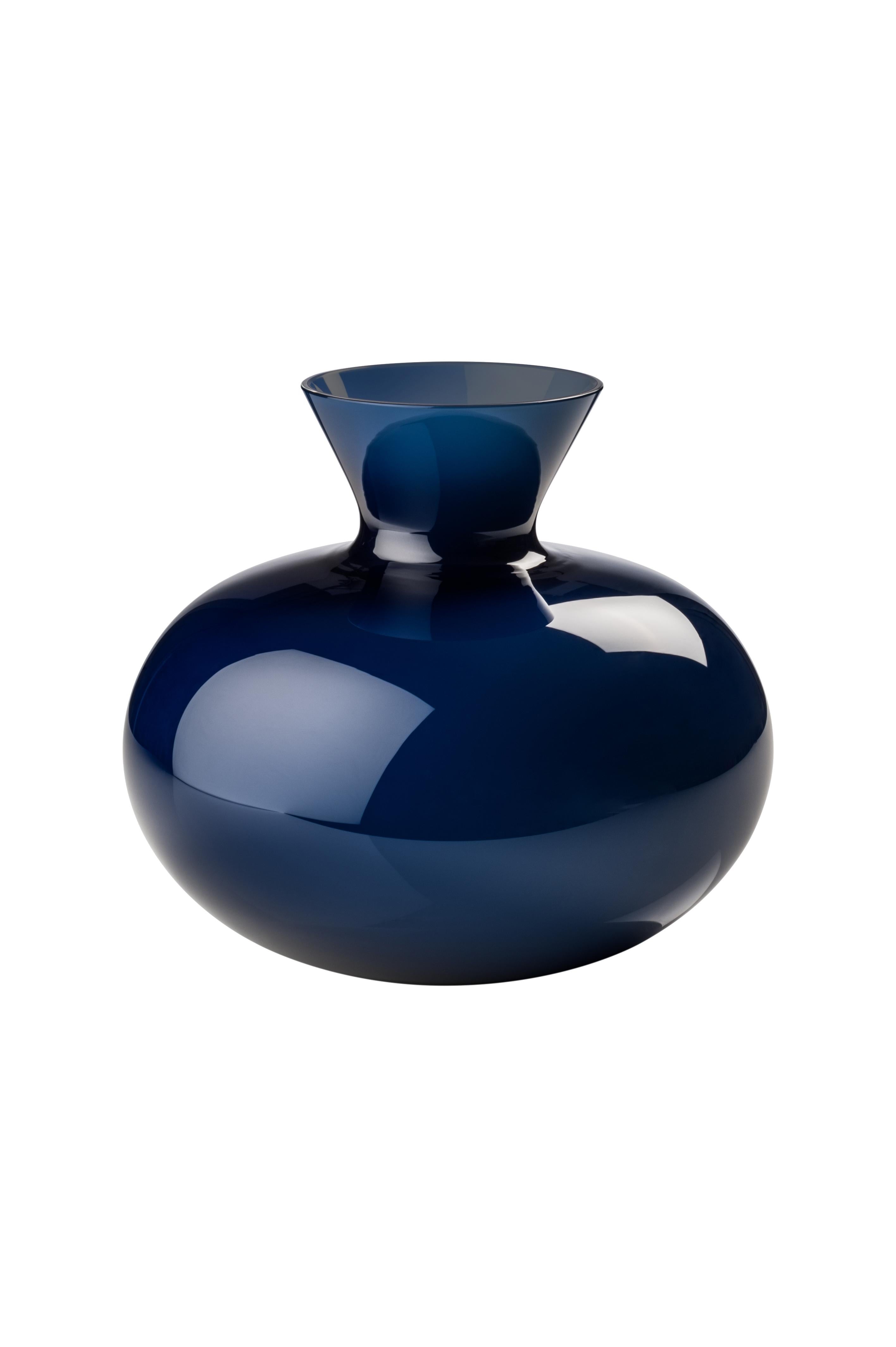 Venini glass vase with round body and angular shaped neck in blue marine designed in 2016. Perfect for indoor home decor as container or strong statement piece for any room. Also available in other colors on 1stdibs.

Dimensions: 30 cm diameter x
