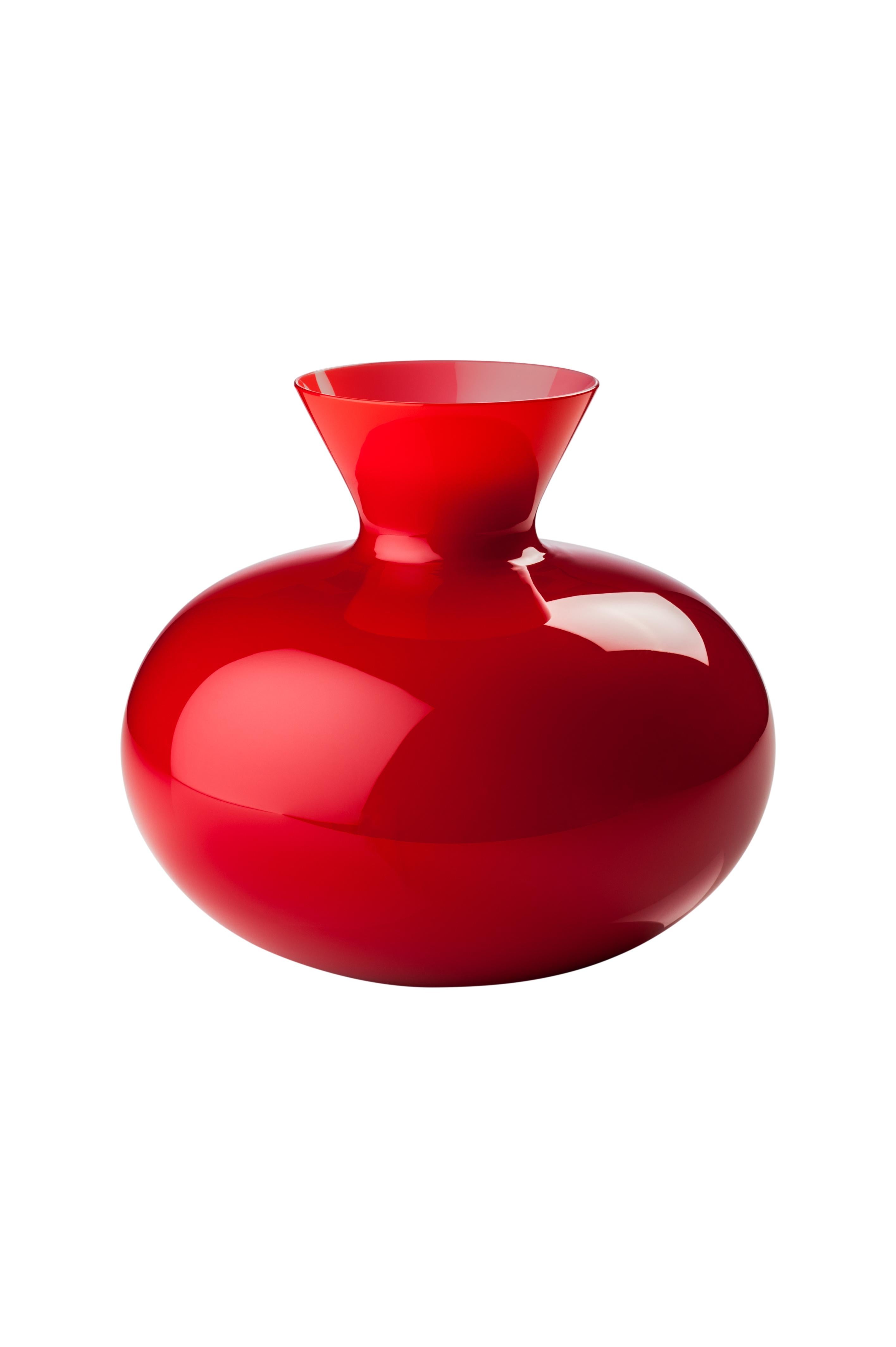 Venini glass vase with round body and angular shaped neck in red designed in 2016. Perfect for indoor home decor as container or strong statement piece for any room. Also available in other colors on 1stdibs.

Dimensions: 30 cm diameter x 27 cm