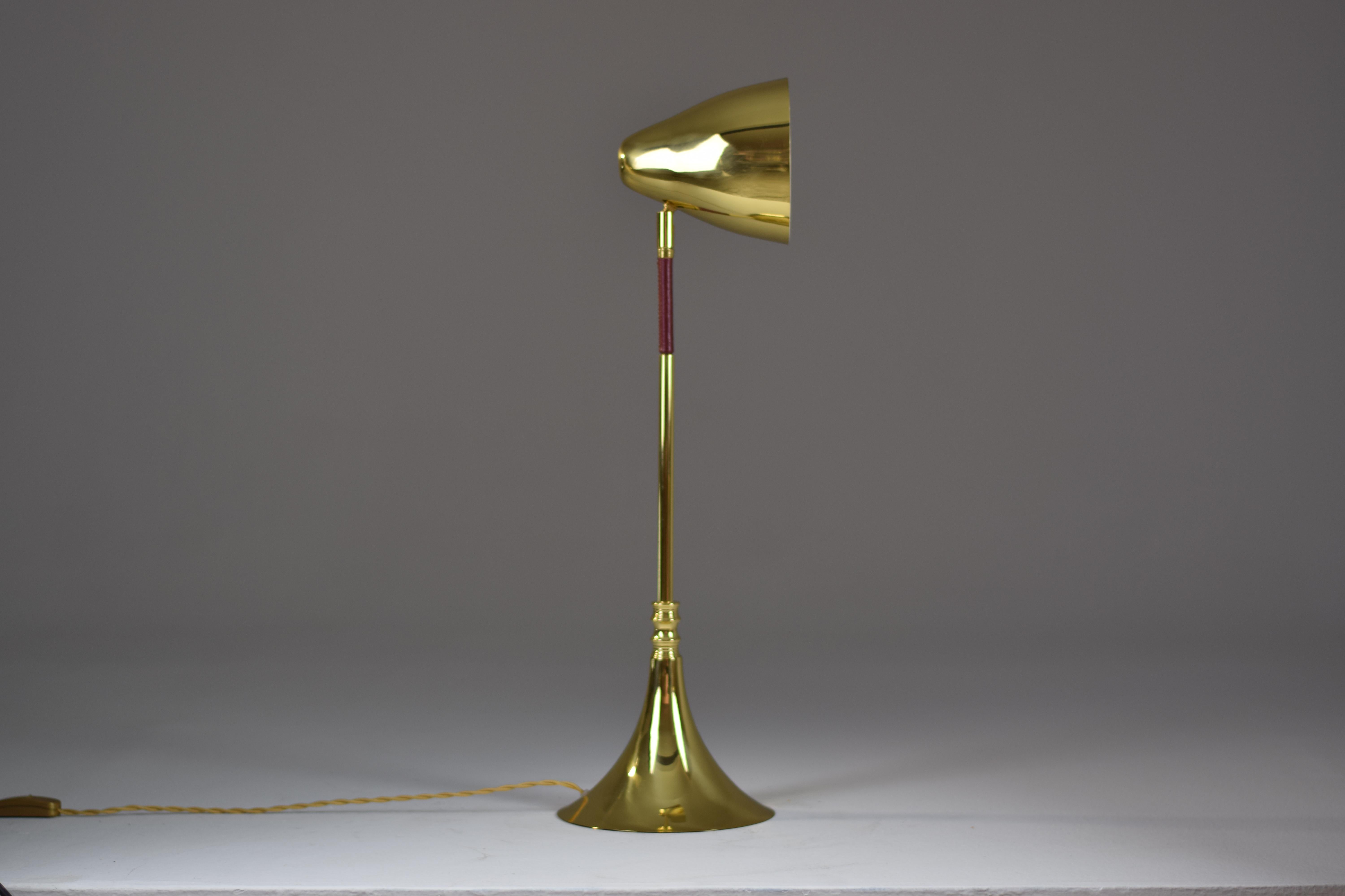 IDRIA-T1 Brass Leather Table Lamp, Flow 2 Collection In New Condition For Sale In Paris, FR