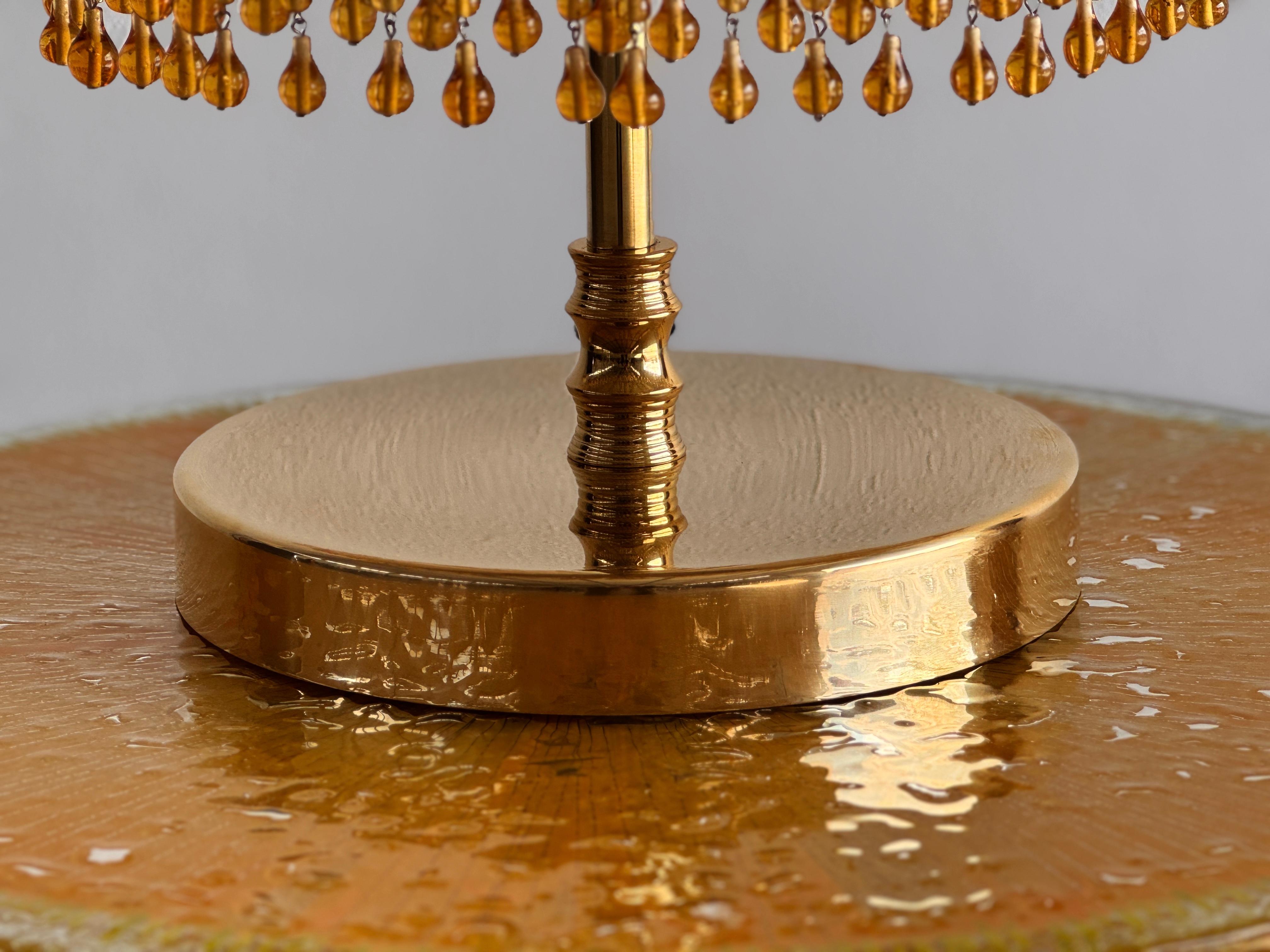 IDRIA-T2 Tischlampe aus Messing mit Tropfen aus Bernsteinglas im Angebot 2