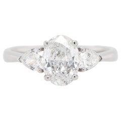 Used IDT Certified Oval Diamond Engagement Ring Two Side Diamonds 1.52 Carats 18K