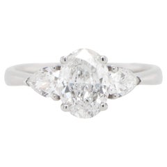 Used IDT Certified Oval Diamond Engagement Ring Two Side Diamonds 1.52 Carats 18K