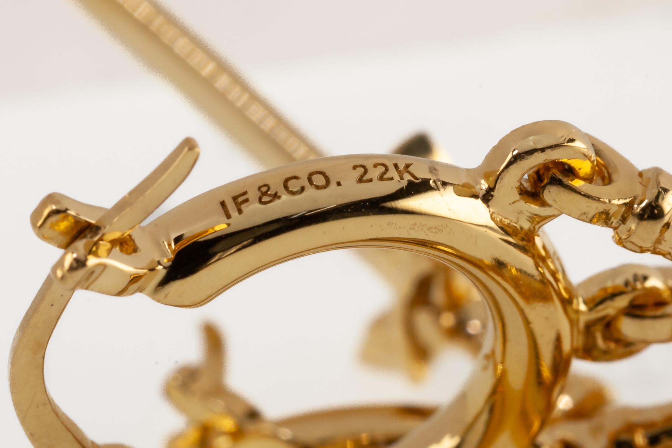 Round Cut IF & Co 22k Yellow Gold Hoop Dagger Sword Dangle Earrings with Emerald Accents For Sale