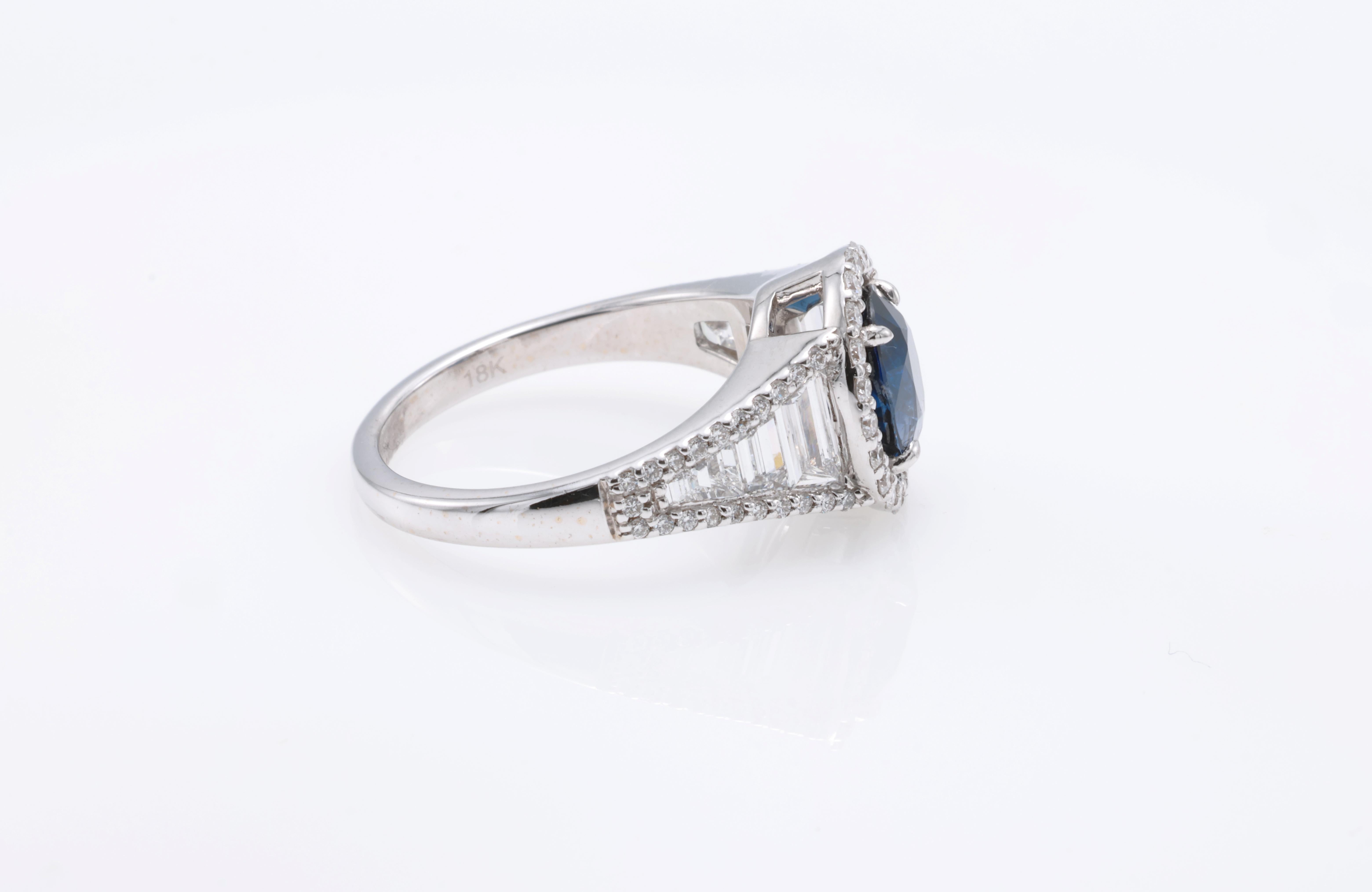 Anello con zaffiro blu vivo del Siam certificato IGA da 1,61 carati in vendita 2