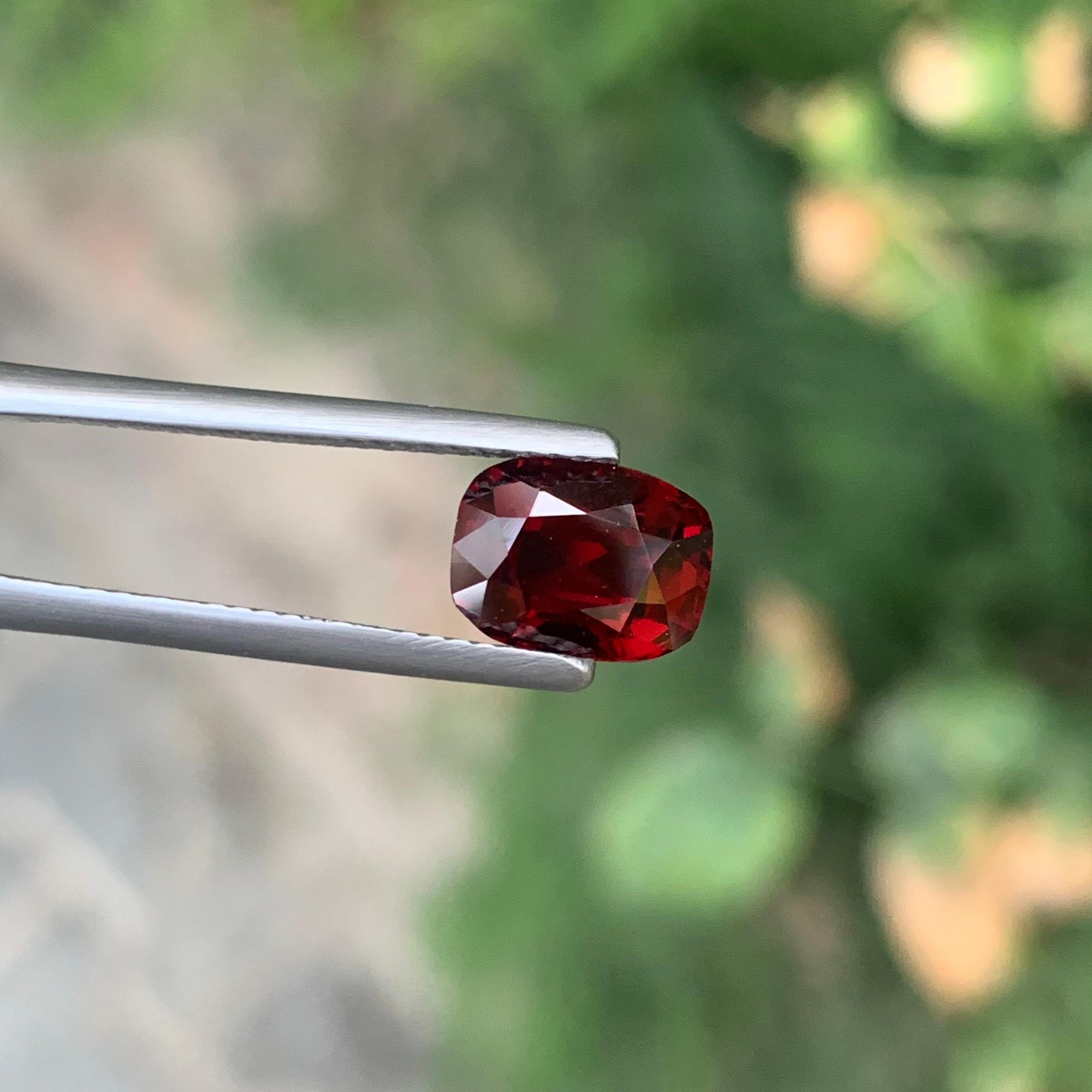 Gemma di taglio a cuscino di spinello rosso birmano naturale certificata IGA da 2,60 carati in vendita 10