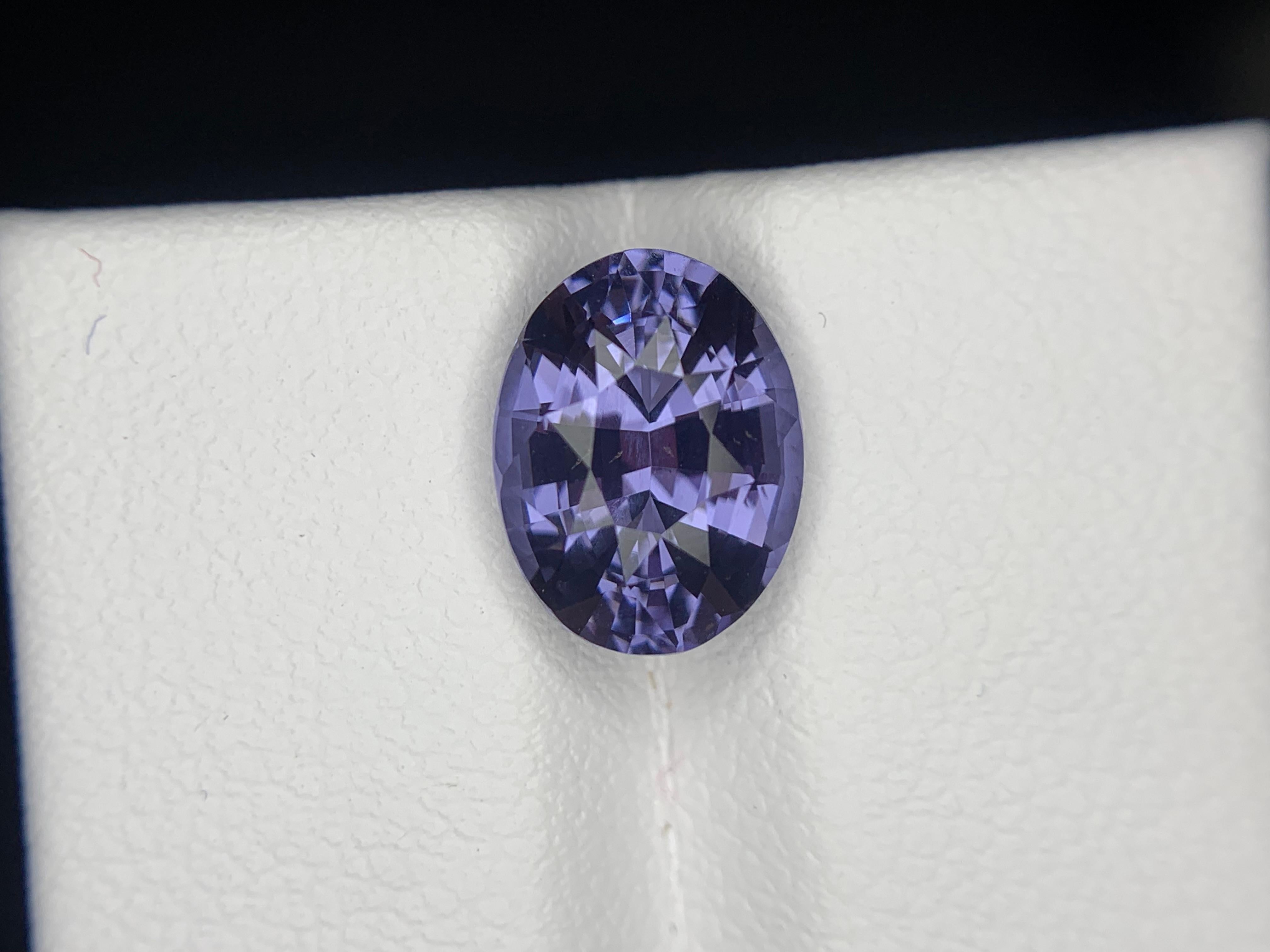 Gemma di taglio ovale di Spinello viola birmano sciolto naturale certificata IGA da 3,18 carati in vendita 5