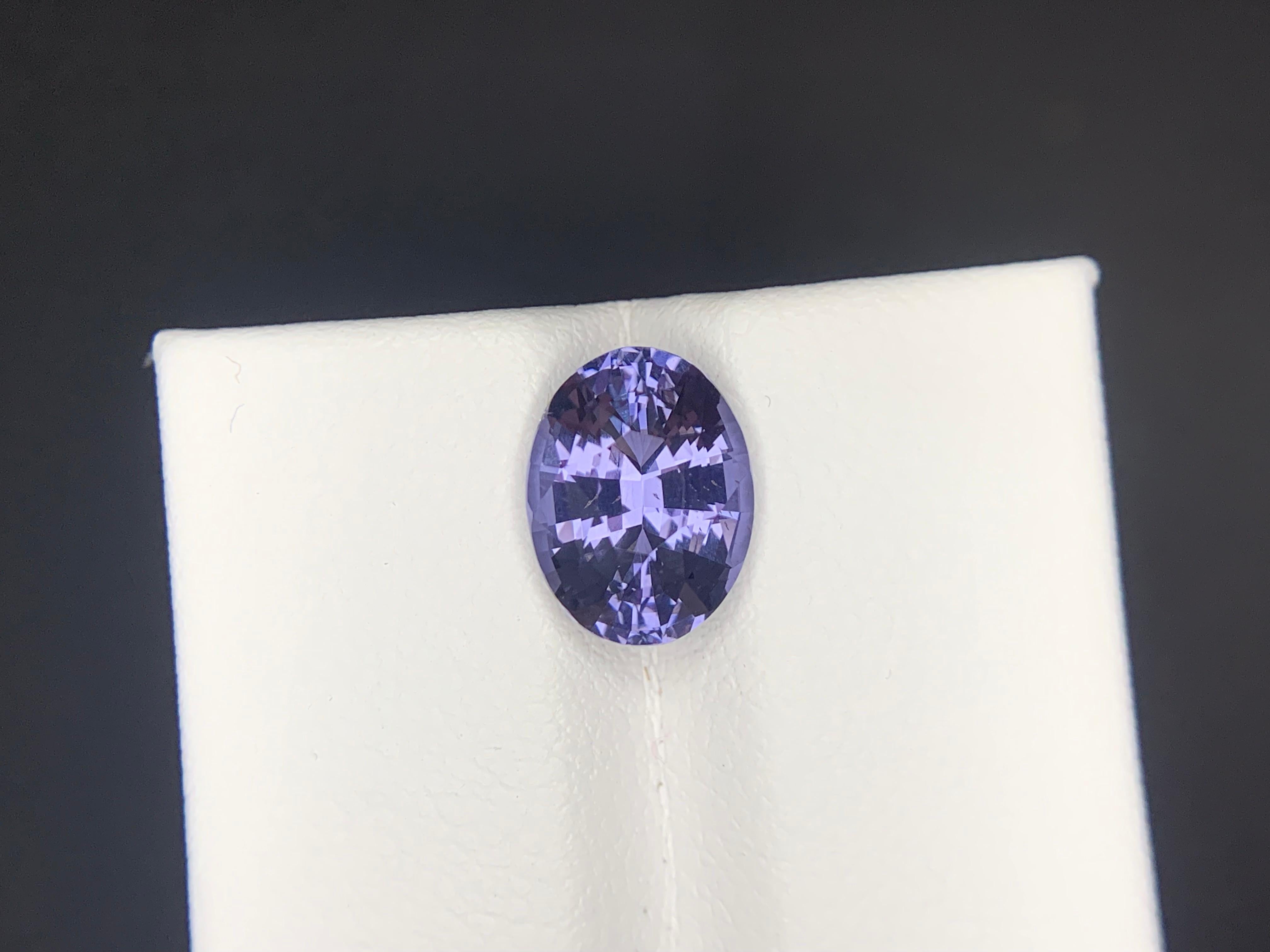 Gemma di taglio ovale di Spinello viola birmano sciolto naturale certificata IGA da 3,18 carati in vendita 6