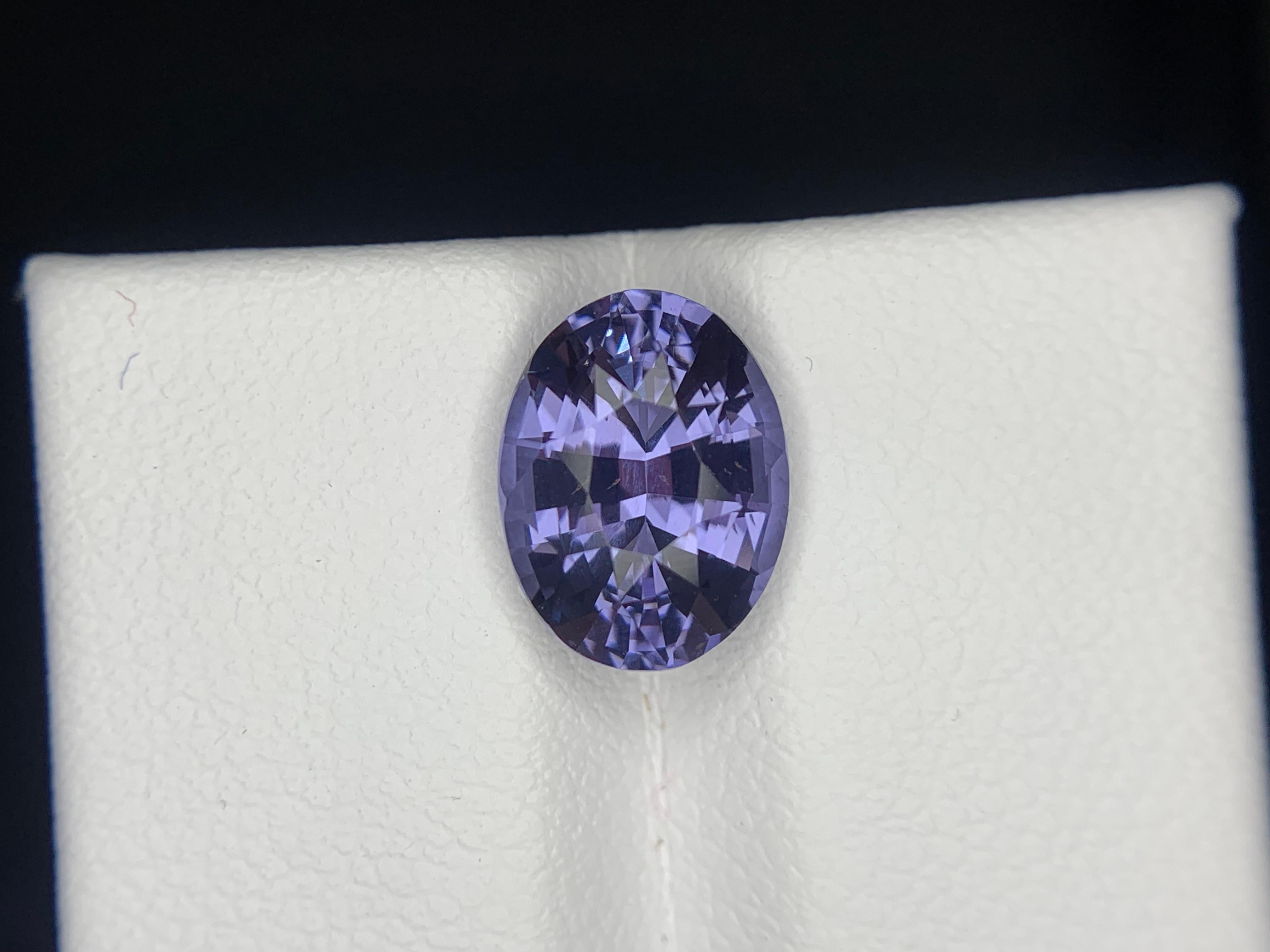 Gemma di taglio ovale di Spinello viola birmano sciolto naturale certificata IGA da 3,18 carati in vendita 7