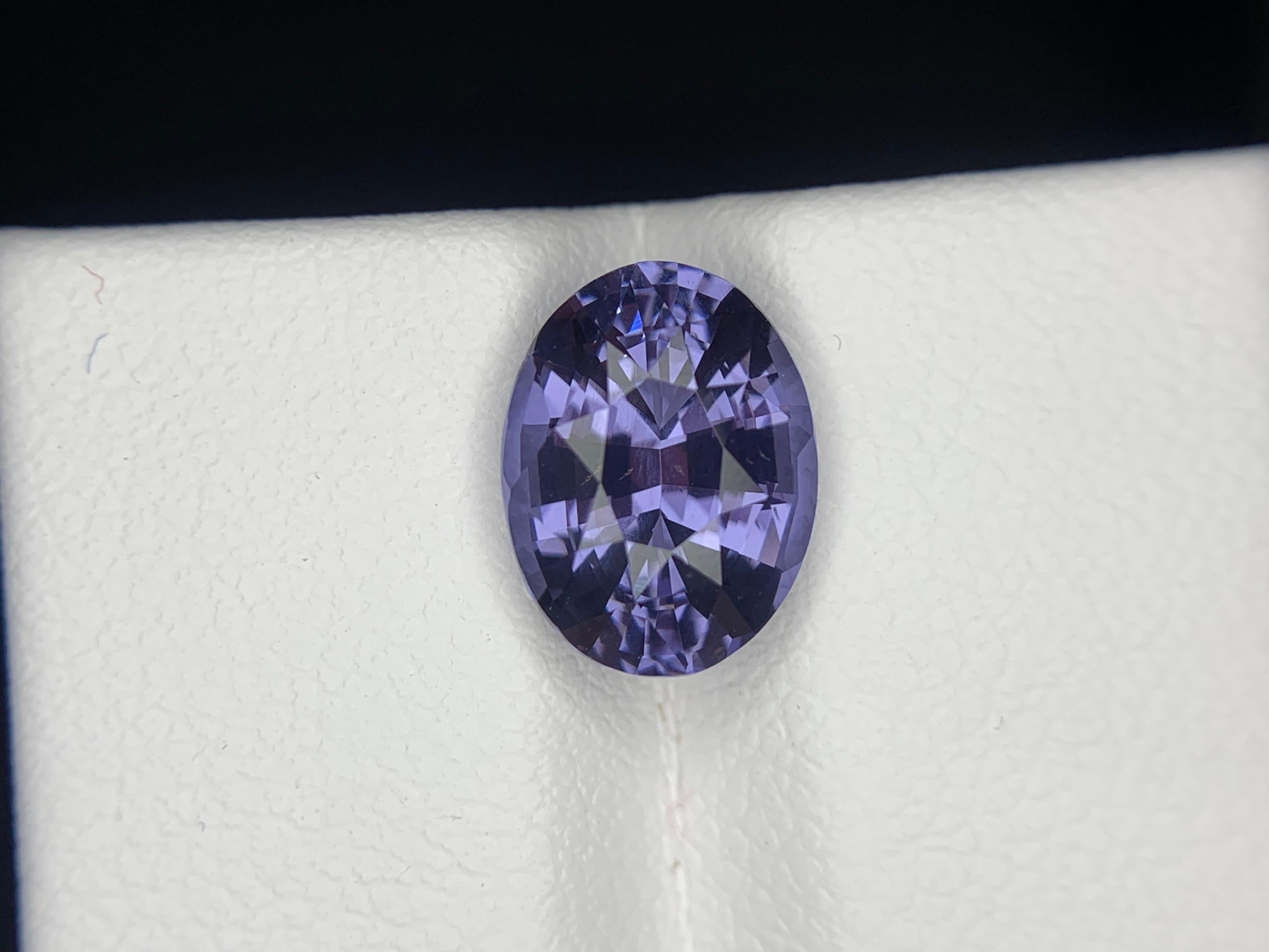 Gemma di taglio ovale di Spinello viola birmano sciolto naturale certificata IGA da 3,18 carati in vendita 10