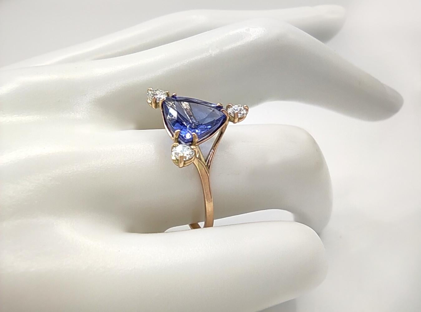Trillion Cut Gemstone ring 14k  gold  Certified  Tanzanite Diamonds Cocktail Ring