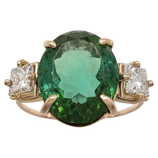 Handcrafted 14kt Yellow Gold Ring with 3.37ct Tourmaline and Diamonds: Unique Artisanal Design

Description:
This beautiful ring has been meticulously handcrafted in 14kt yellow gold, making it a unique and exclusive piece of artisanal design. Every