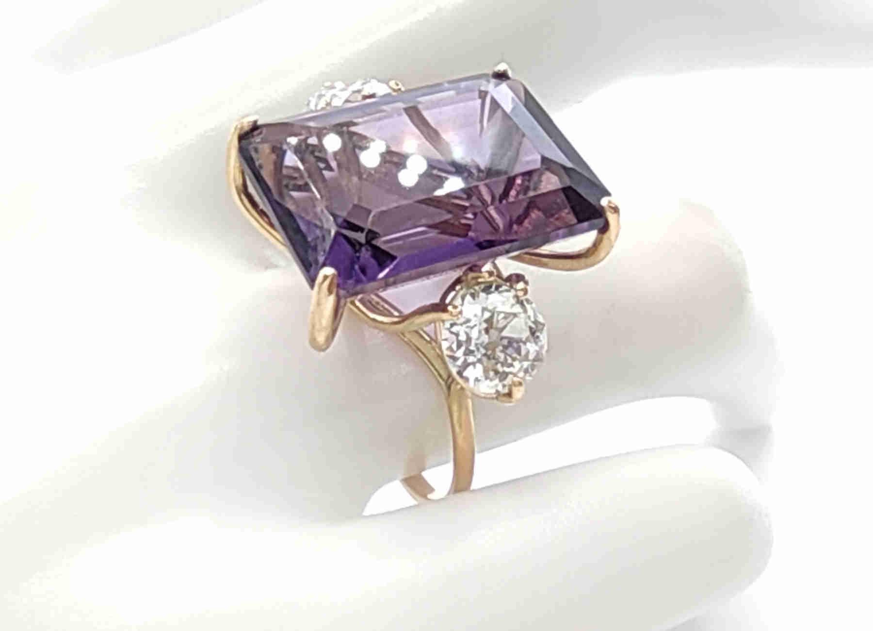 Contemporary IGE Certified 17.28 Carat Amethyst Diamond Cocktail Ring For Sale