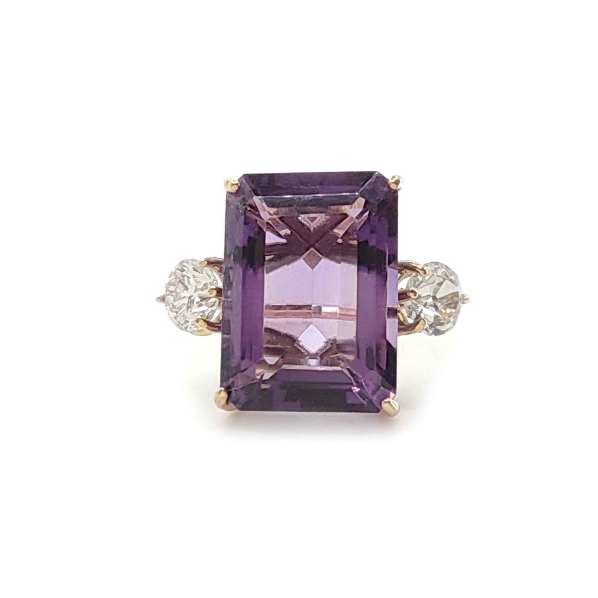 Women's IGE Certified 17.28 Carat Amethyst Diamond Cocktail Ring For Sale