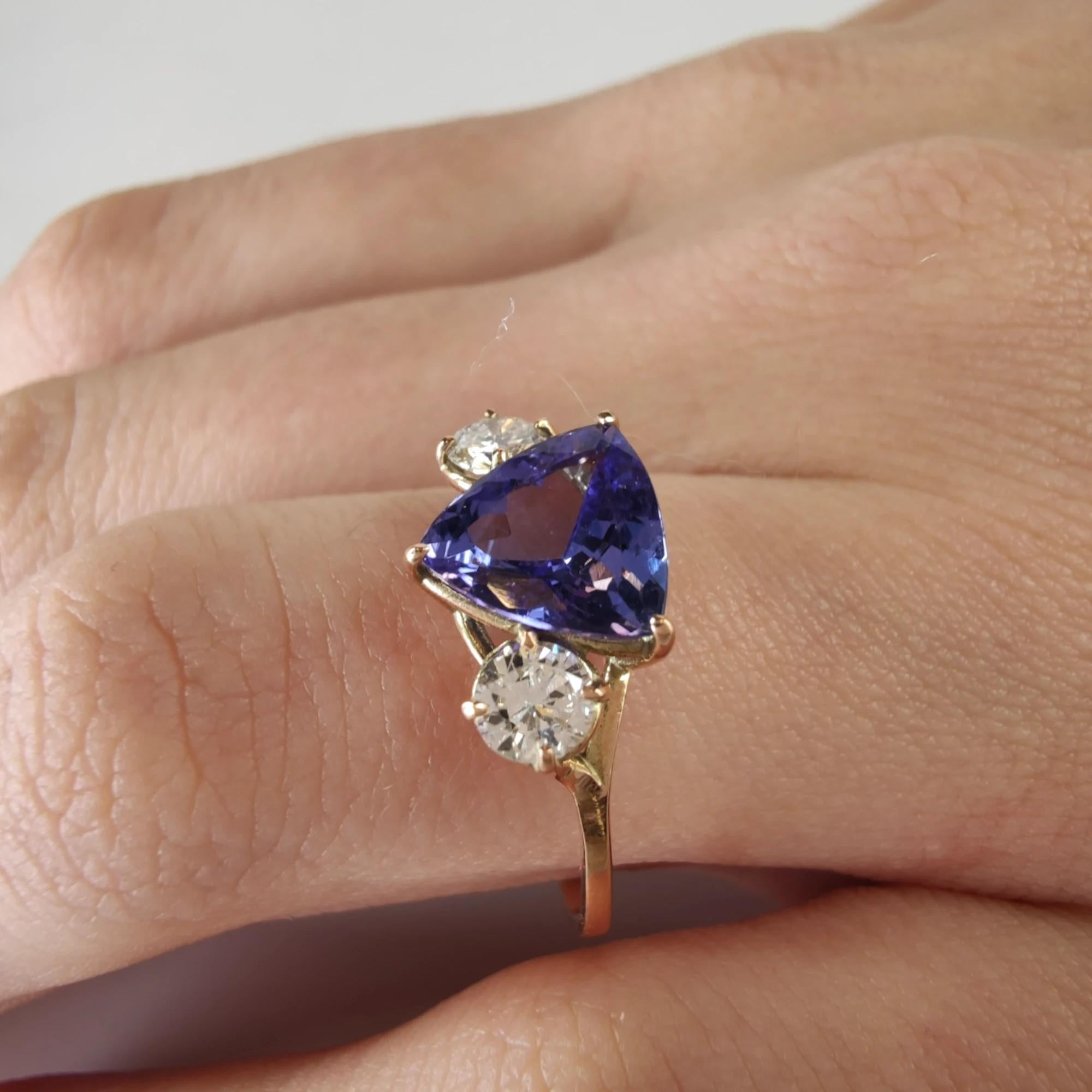 Trillion Cut IGE Certified 1.9 Carat Tanzanite Diamonds Cocktail Ring  For Sale