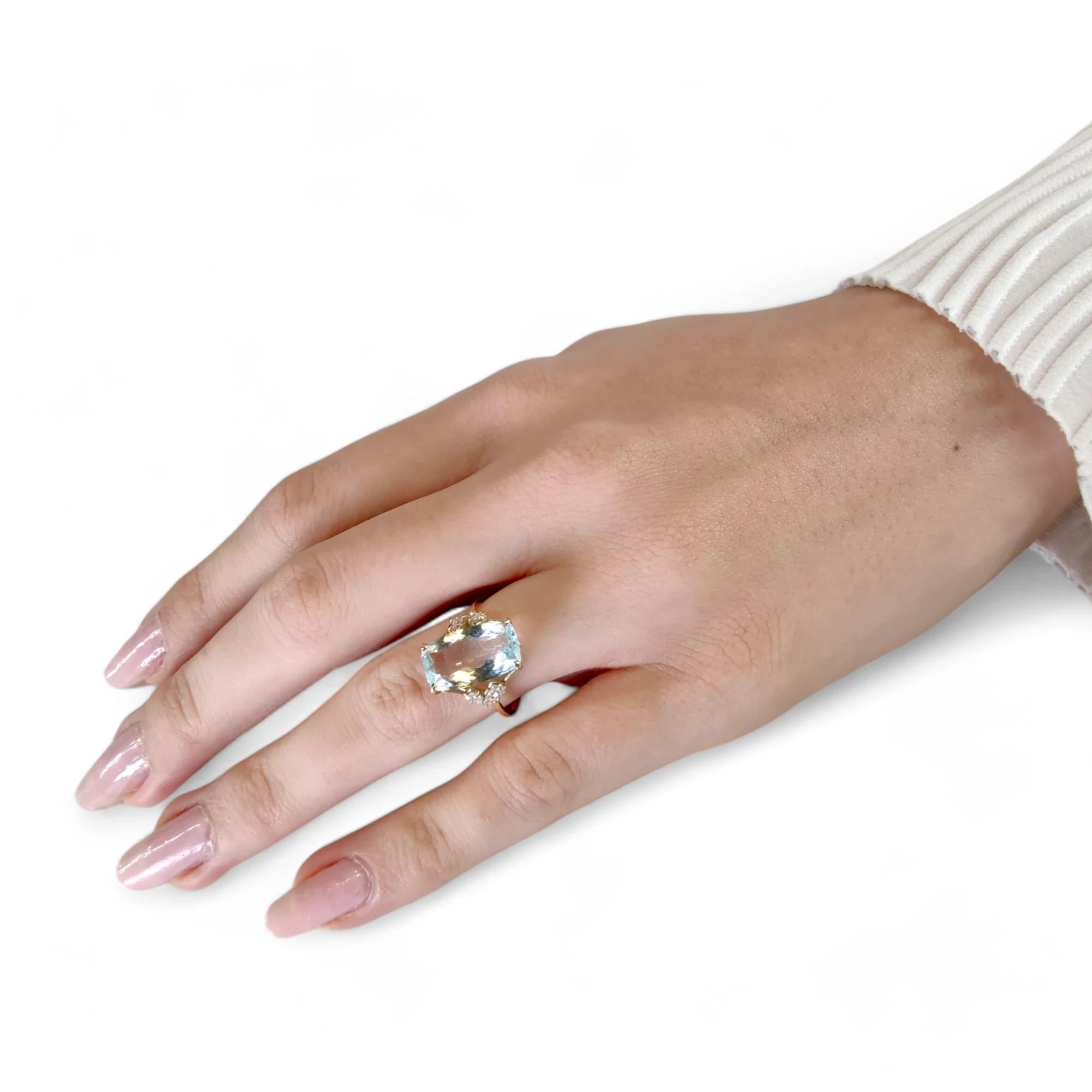 Contemporary IGE Certified 4.28 Carat Natural Aquamarine Diamond Ring  14K Gold For Sale