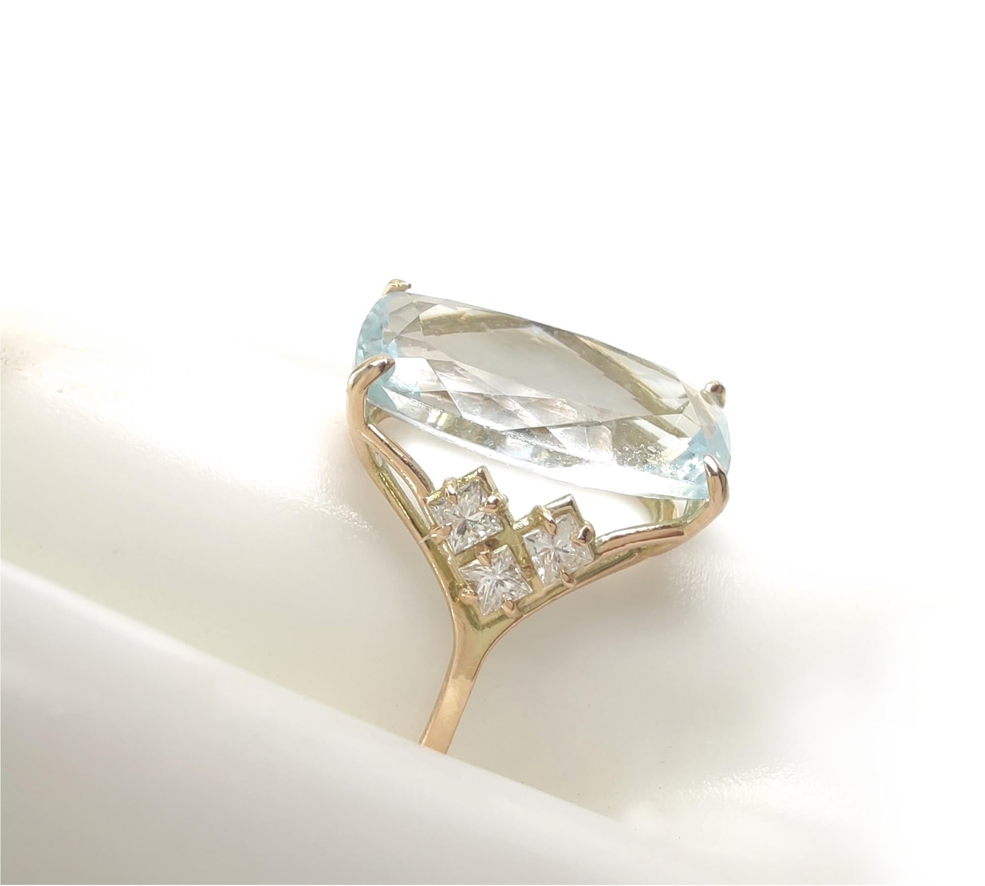 IGE Certified 4.28 Carat Natural Aquamarine Diamond Ring  14K Gold For Sale 3
