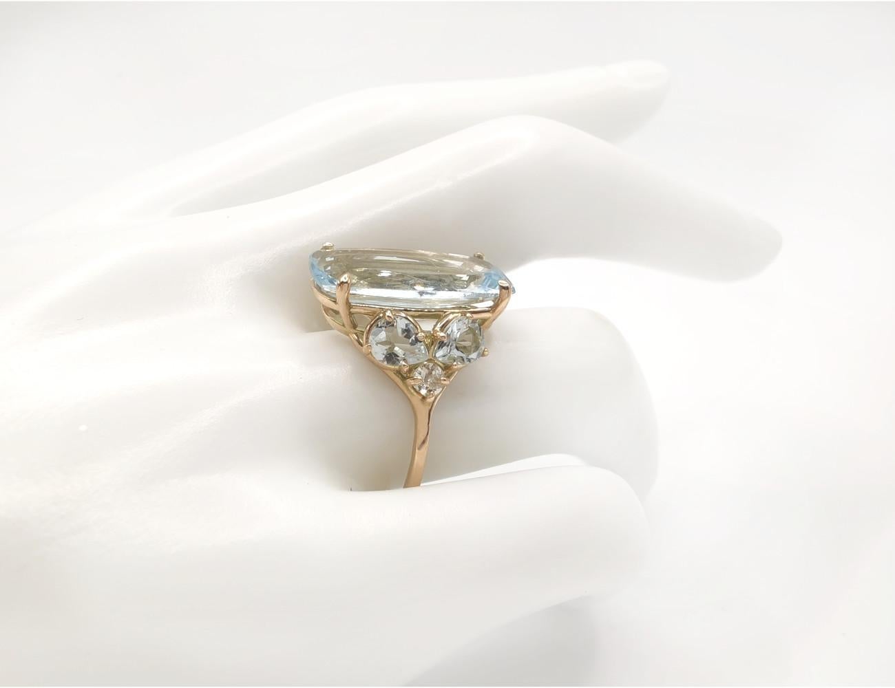 Artist 14K Gold Aquamarine & Diamond Cocktail Ring - Elegant Gift for Her Cerified ring For Sale