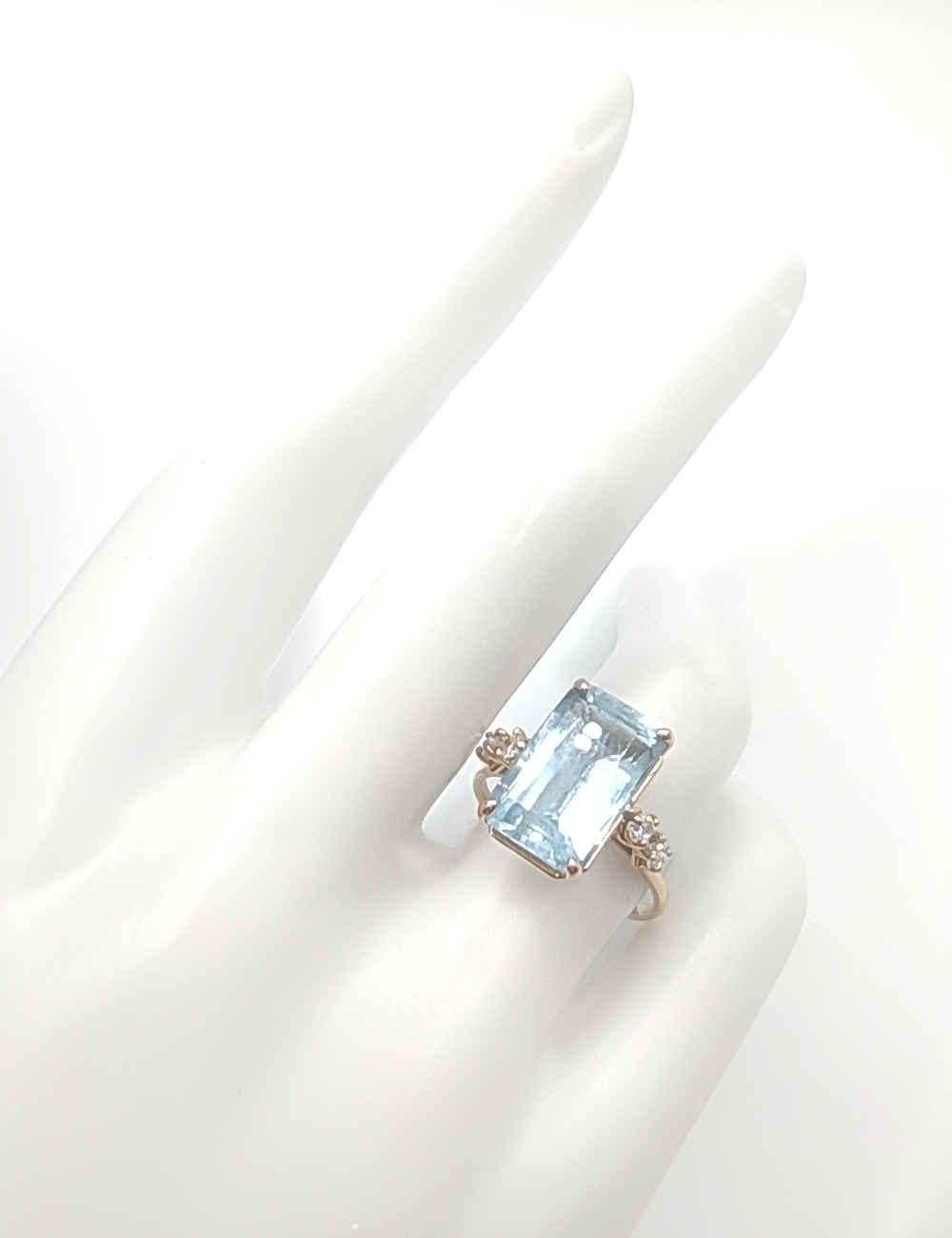 women's aquamarine stone ring