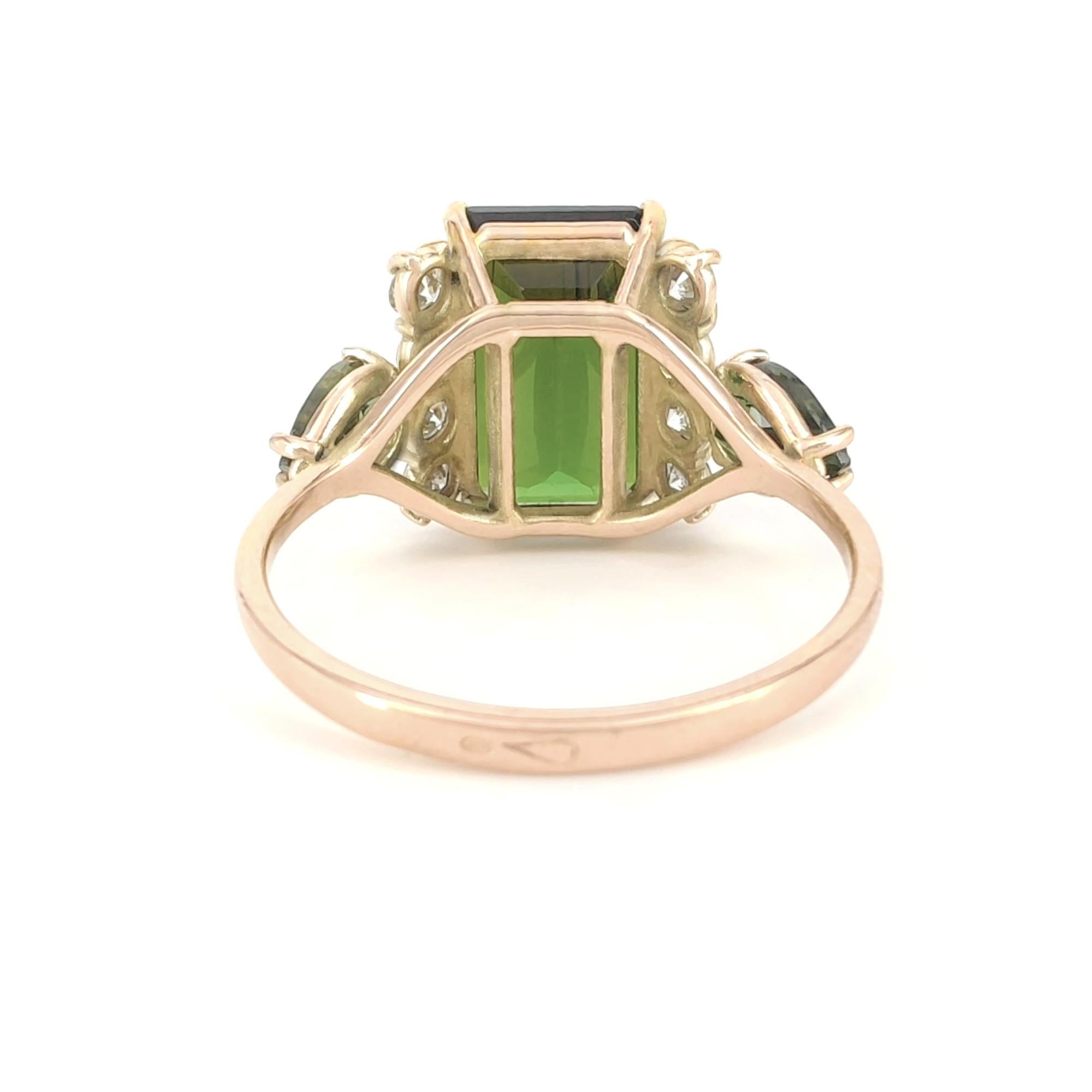 Bague en or 14 carats avec tourmaline verte de 5,88 carats certifiée IGE et diamants Pour femmes en vente