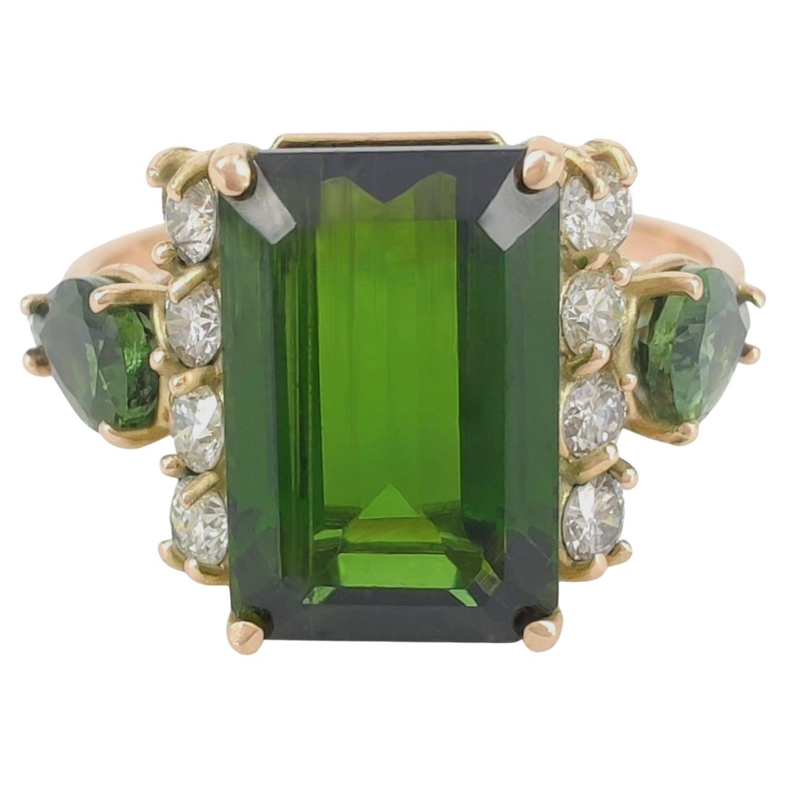 Anello con tormalina verde e diamante certificato IGE da 5,88 carati in oro 14K