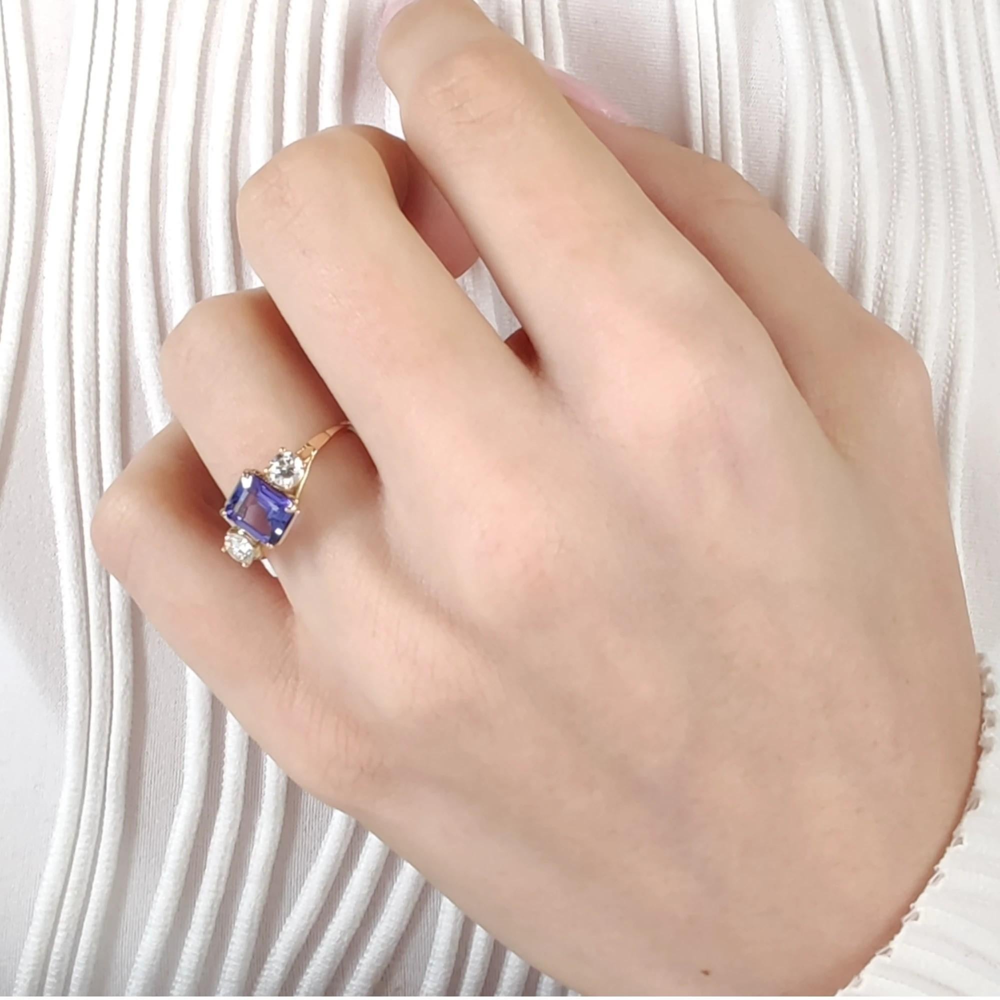 Certificado IGE  tres piedras  Anillo de diamantes de tanzanita natural de 1,36 quilates y oro de 14 quilates en venta 2