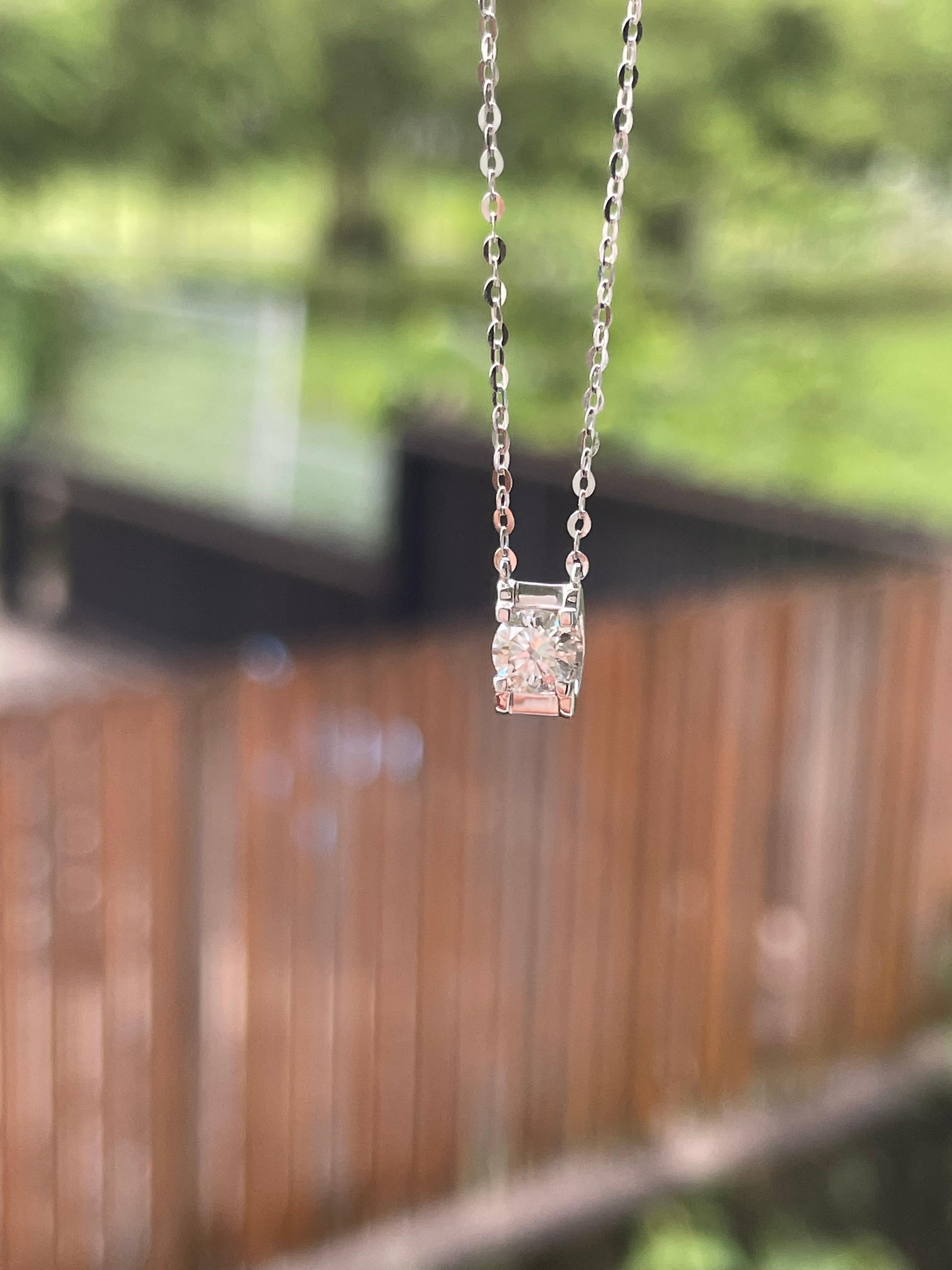 Donna Collana con diamanti naturali IGI da 0,32 carati in oro 18 carati in vendita